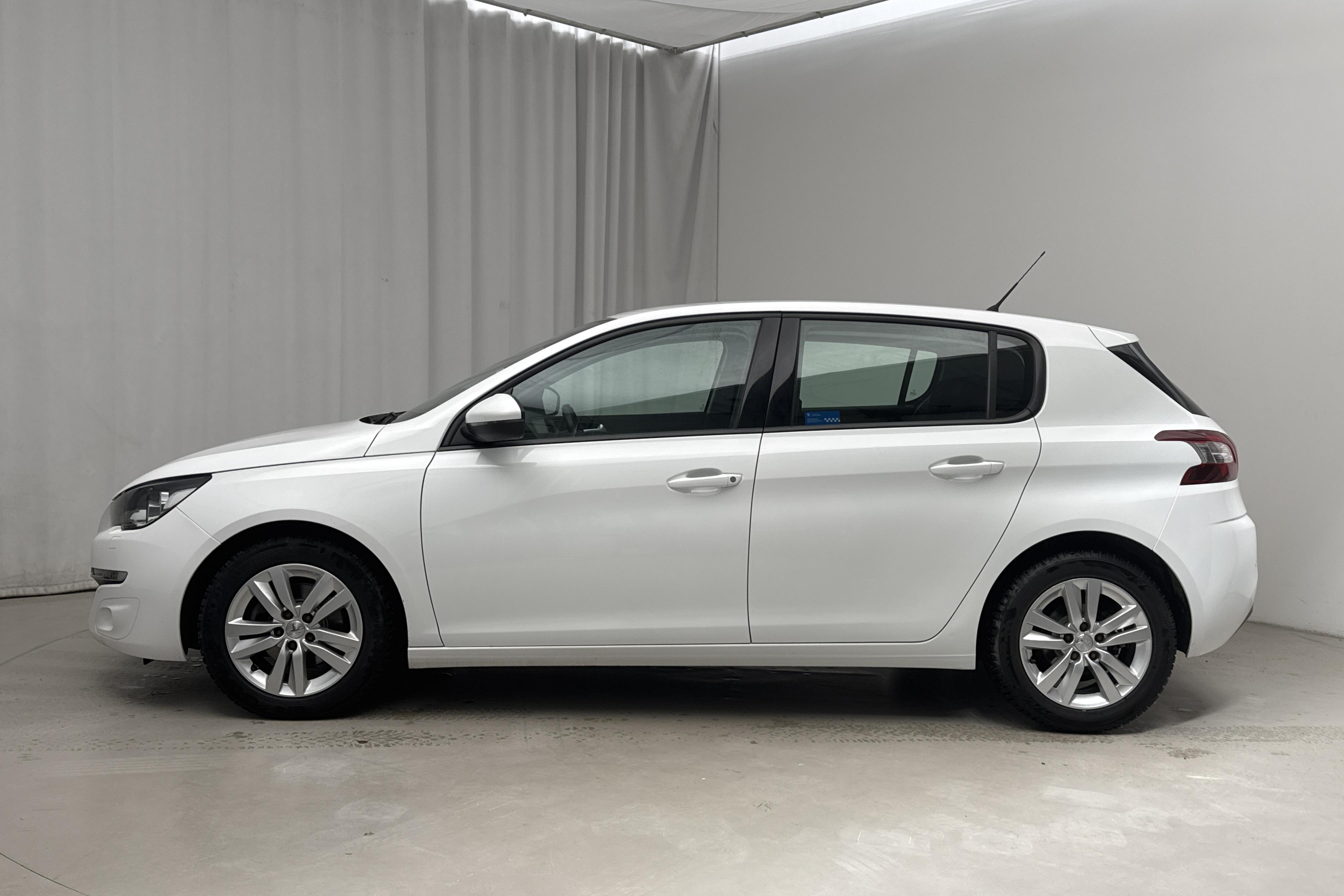 Peugeot 308 BlueHDi 5dr (120hk) - 73 090 km - Automaatne - valge - 2017