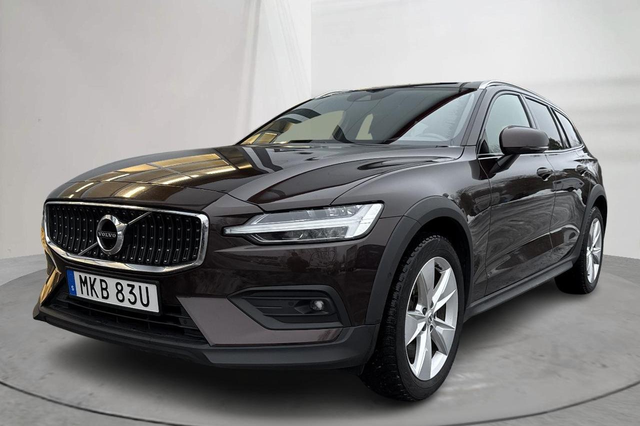 Volvo V60 B4 Cross Country AWD Mildhybrid, Diesel (197hk) - 9 549 mil - Automat - Dark Brown - 2021