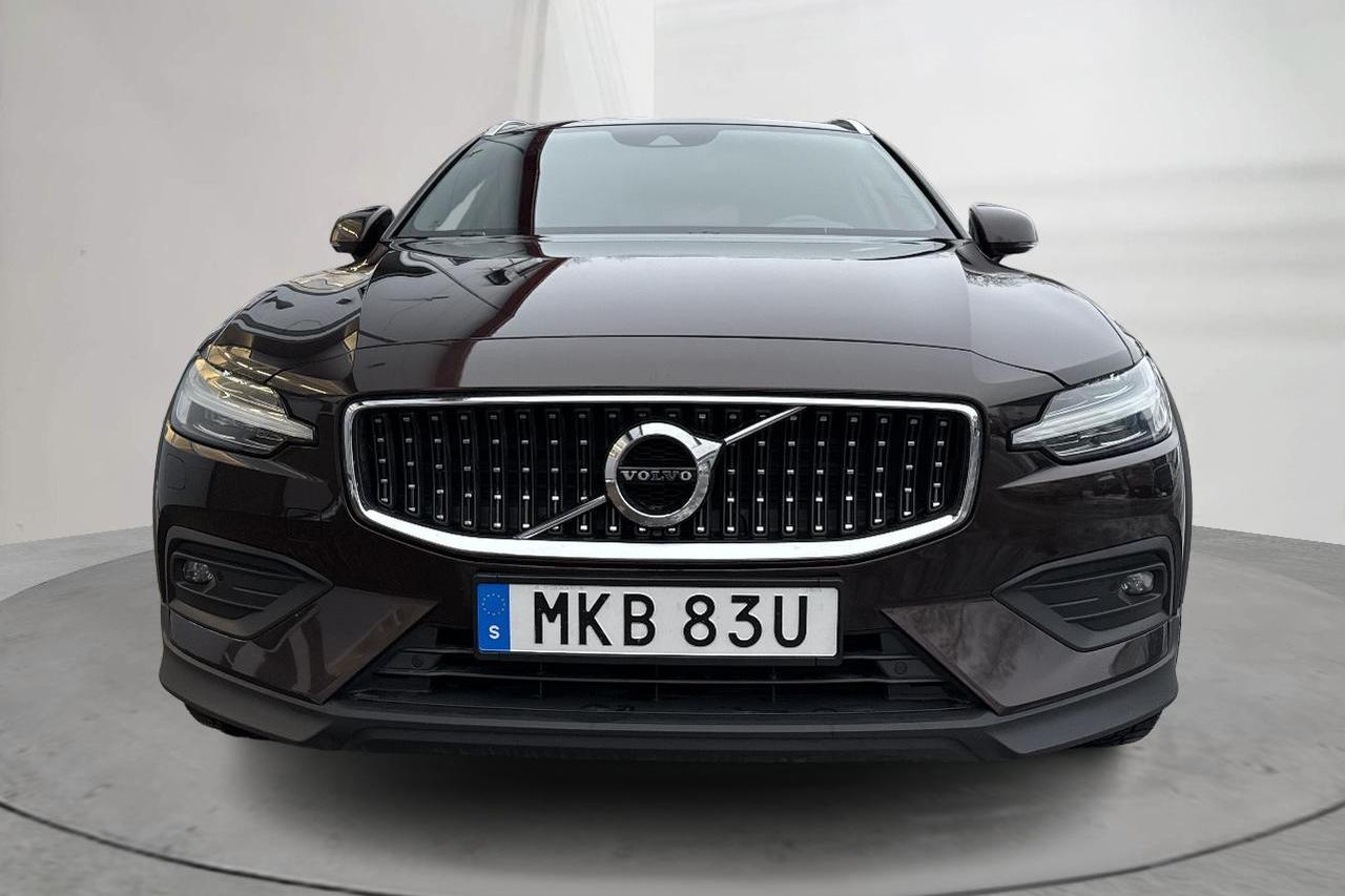 Volvo V60 B4 Cross Country AWD Mildhybrid, Diesel (197hk) - 9 549 mil - Automat - Dark Brown - 2021