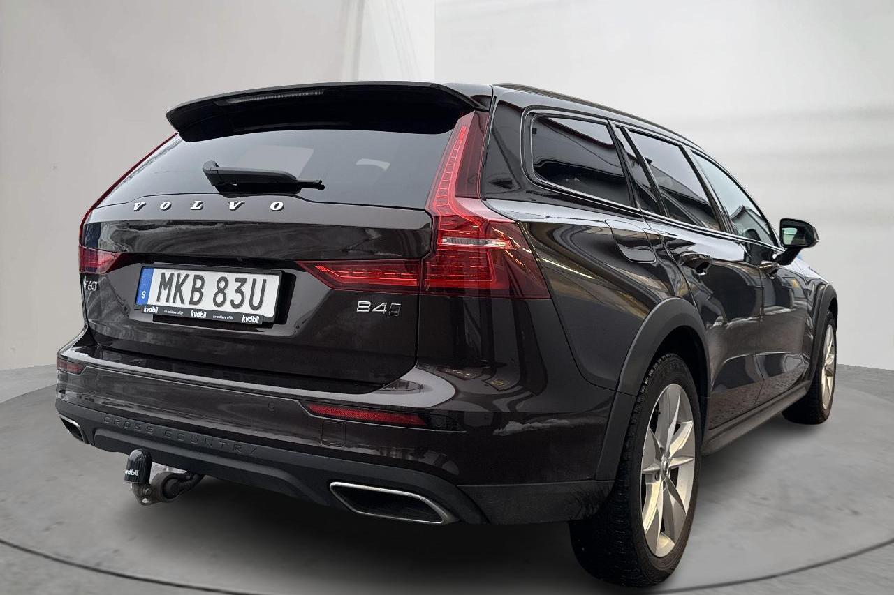 Volvo V60 B4 Cross Country AWD Mildhybrid, Diesel (197hk) - 9 549 mil - Automat - Dark Brown - 2021