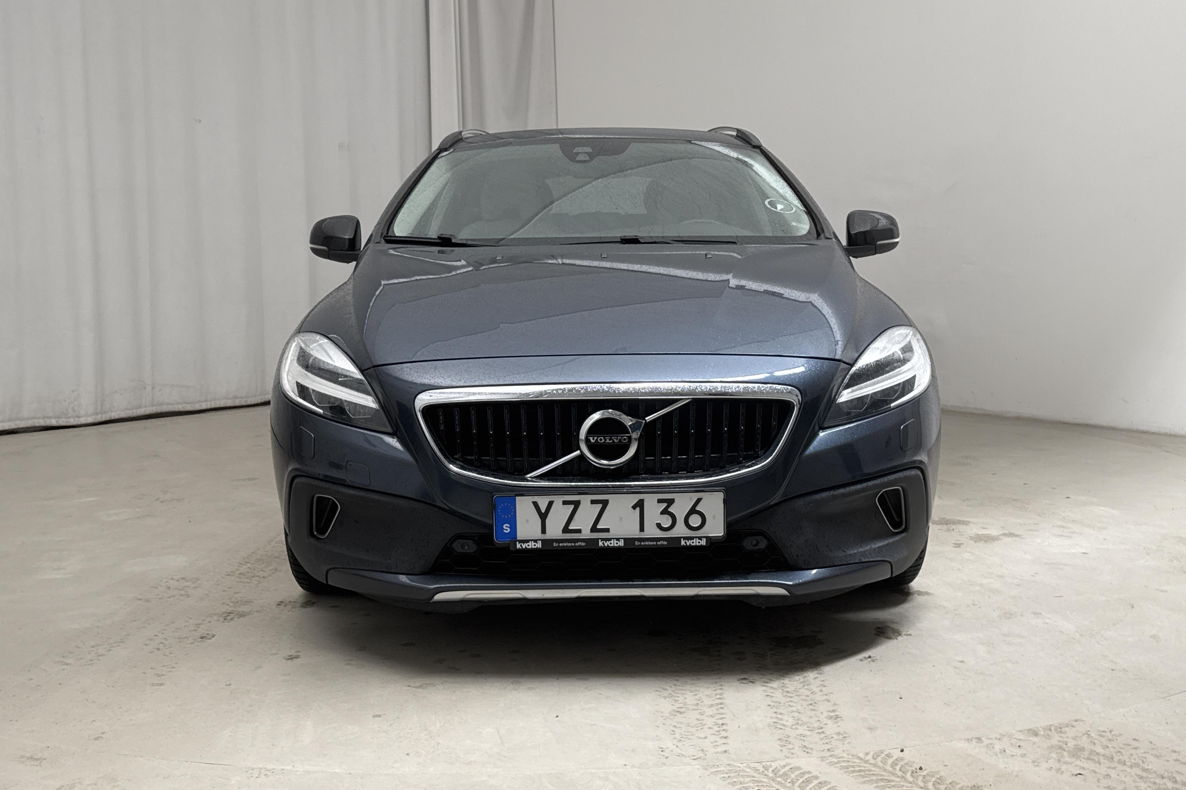 Volvo V40 Cross Country T3 (152hk) - 10 839 mil - Automat - Dark Blue - 2018