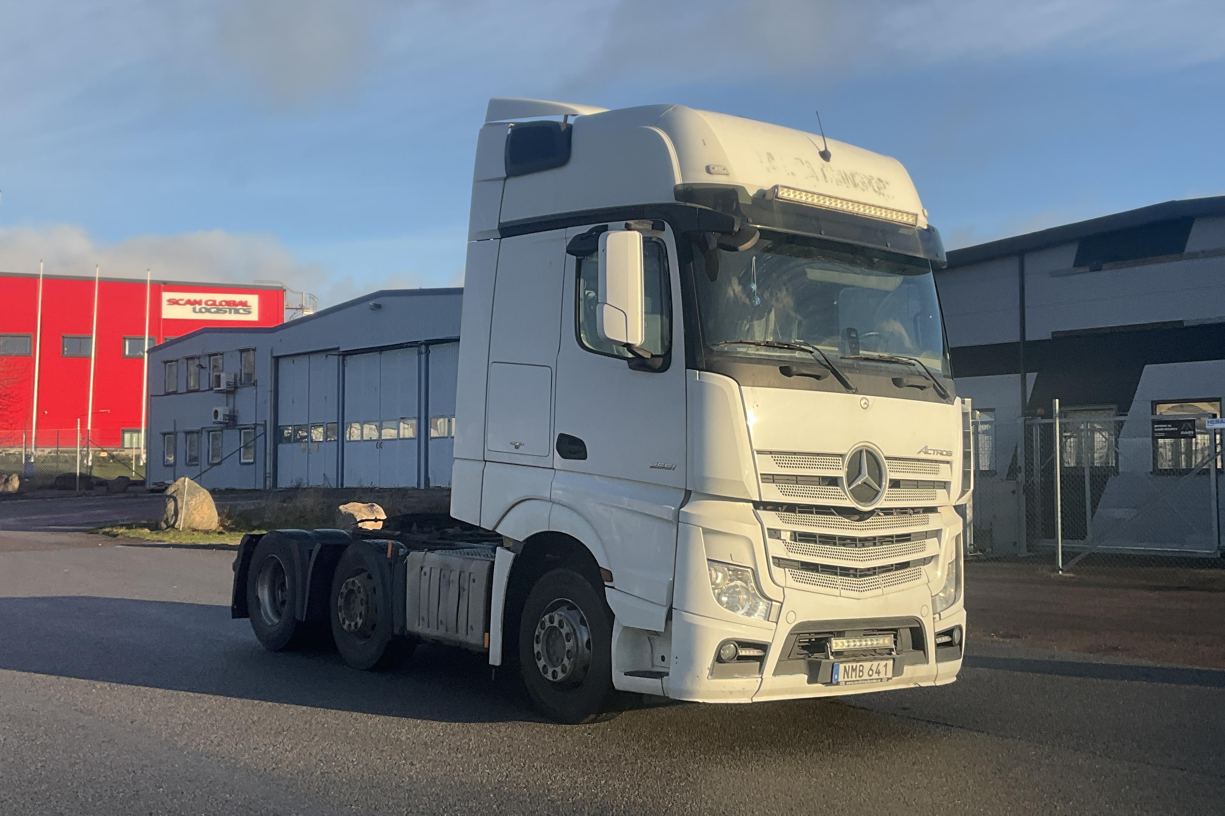 Mercedes ACTROS 963 - 1 149 299 km - Automatyczna - biały - 2014