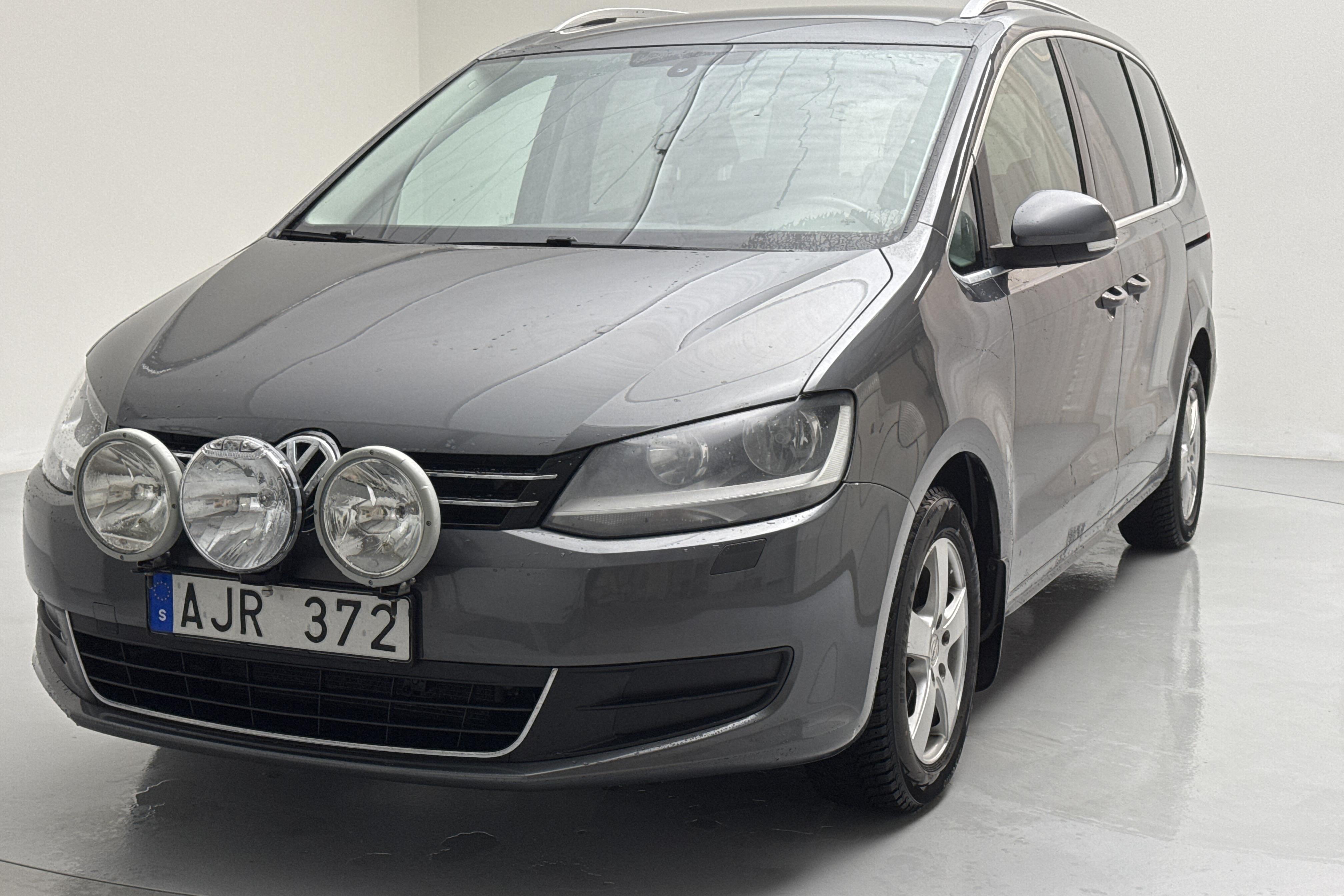 VW Sharan 2.0 TDI BlueMotion Technology (140hk) - 27 237 mil - Manuell - grå - 2012