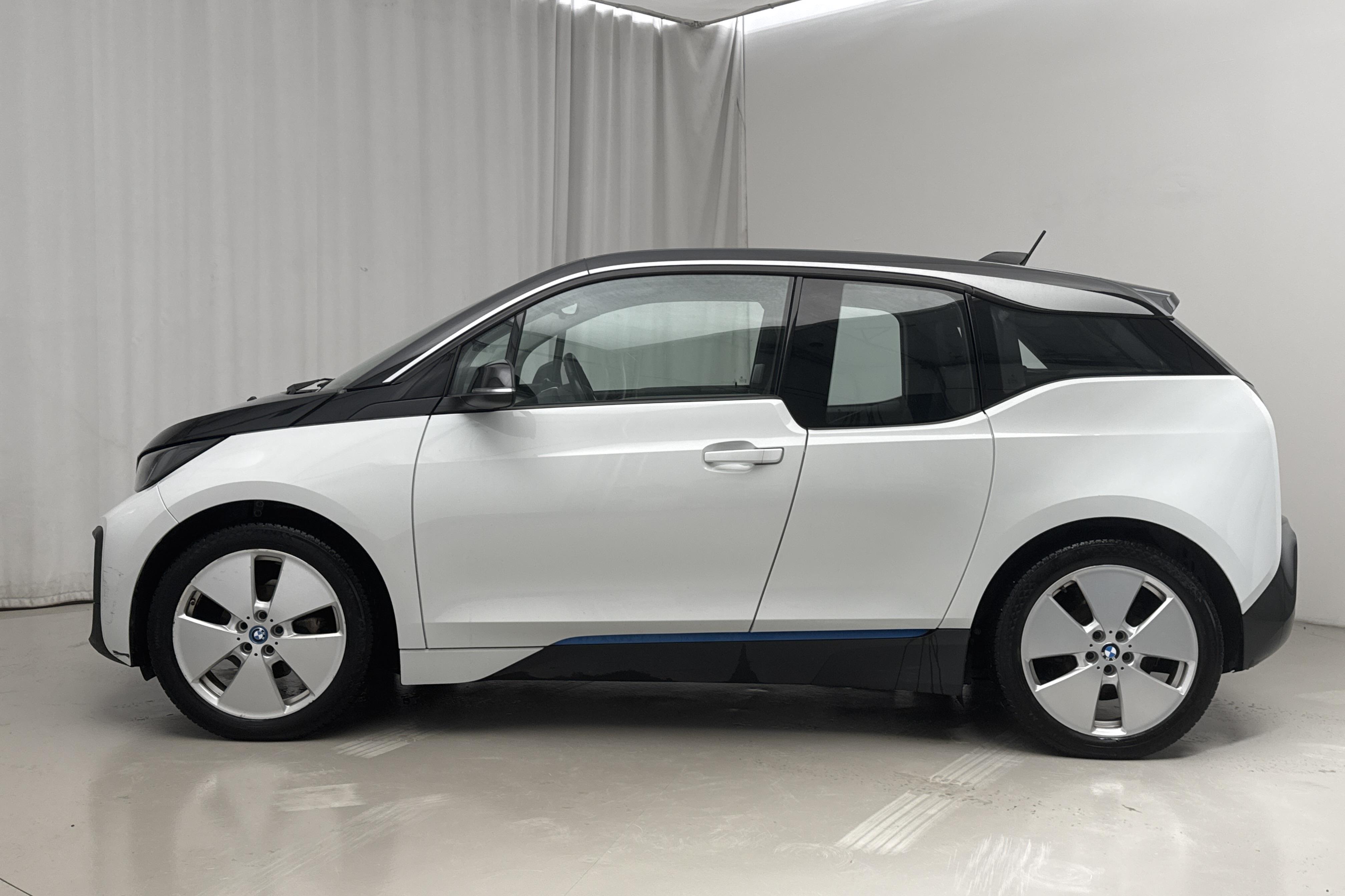 BMW i3 120Ah, I01 (170hk) - 13 546 mil - Automat - vit - 2019