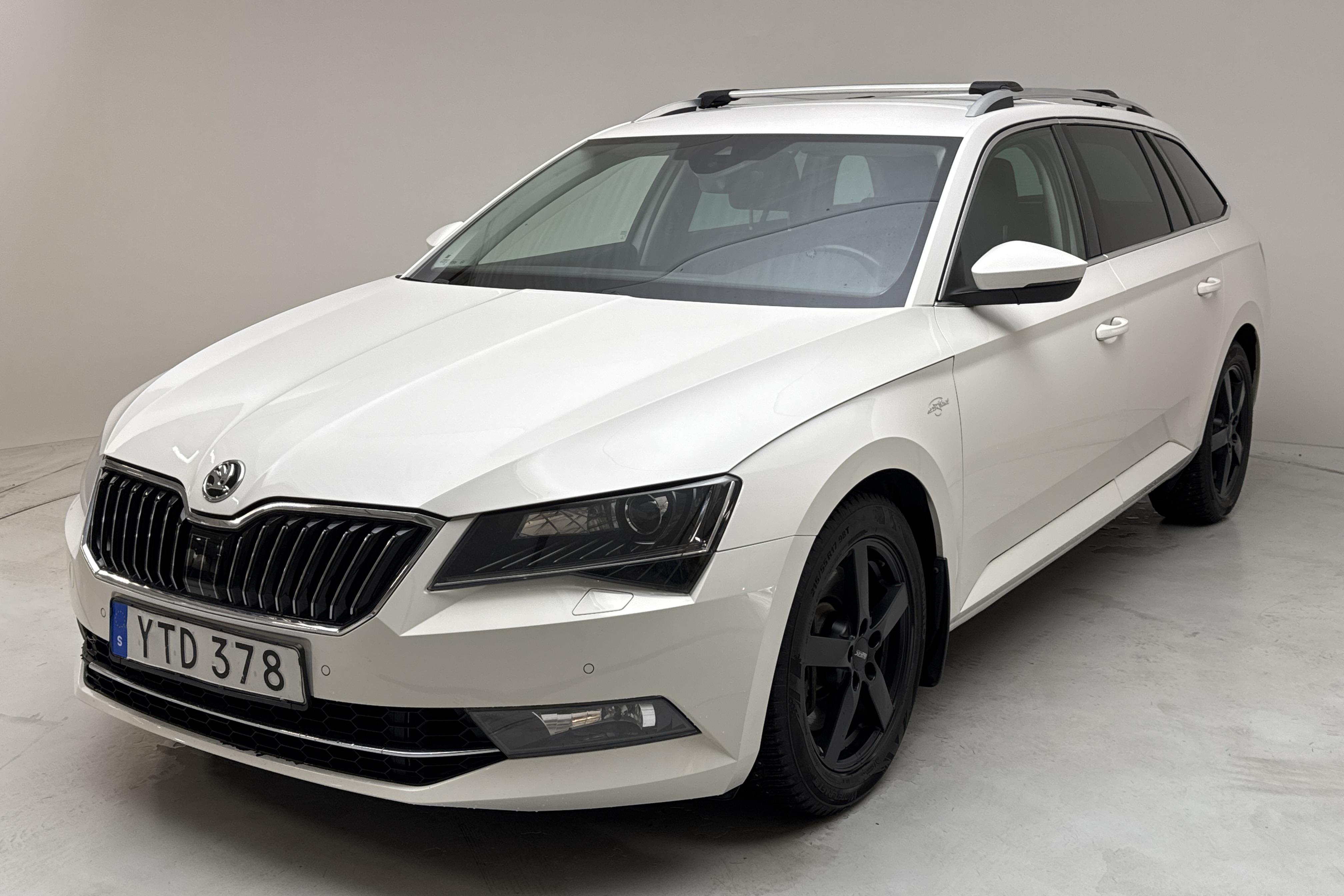 Skoda Superb 2.0 TSI Kombi 4x4 (280hk) - 143 170 km - Automatic - white - 2018