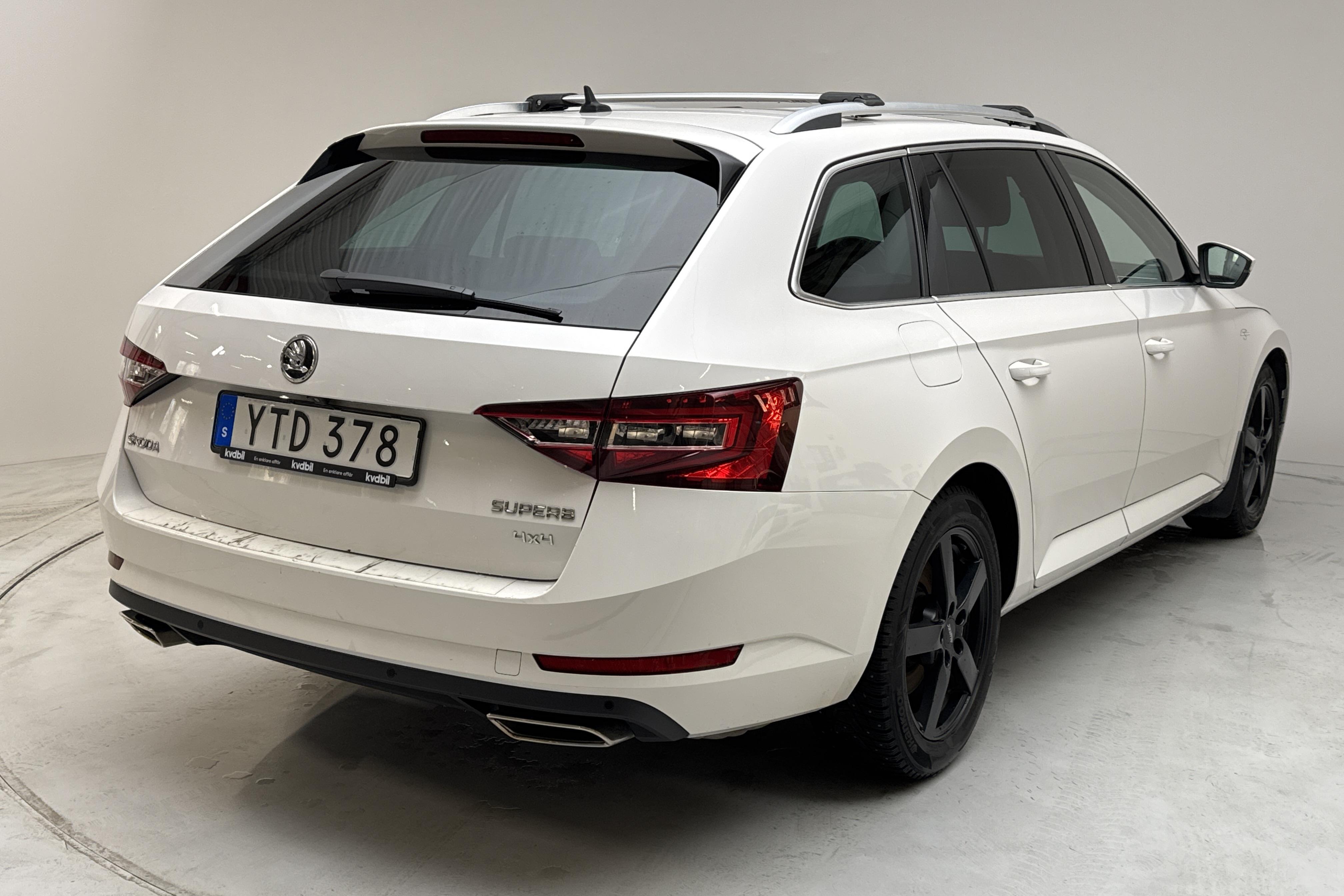 Skoda Superb 2.0 TSI Kombi 4x4 (280hk) - 143 170 km - Automatic - white - 2018