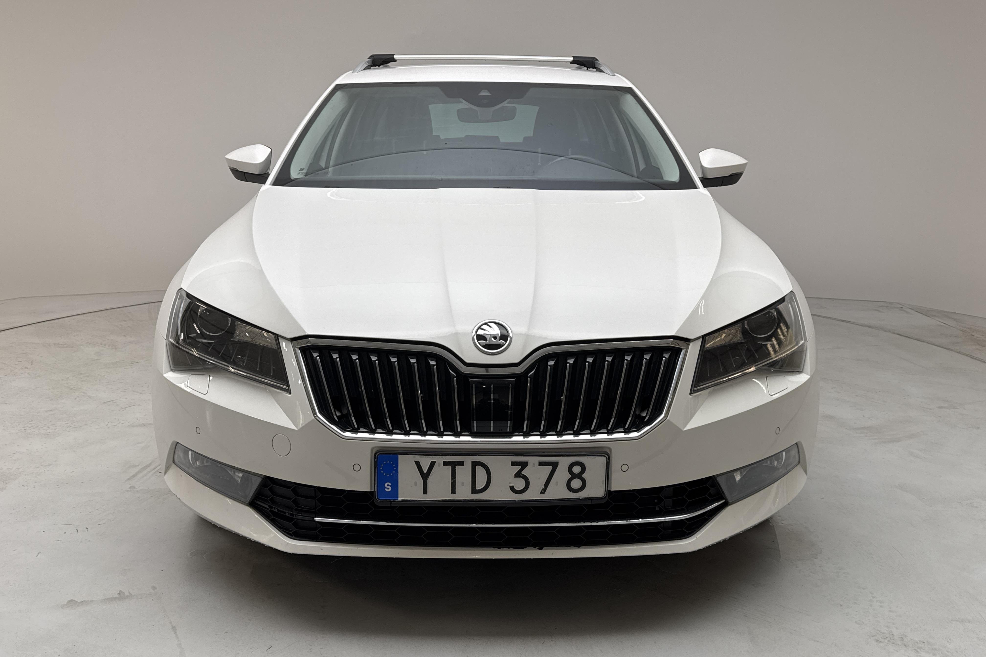 Skoda Superb 2.0 TSI Kombi 4x4 (280hk) - 143 170 km - Automatic - white - 2018