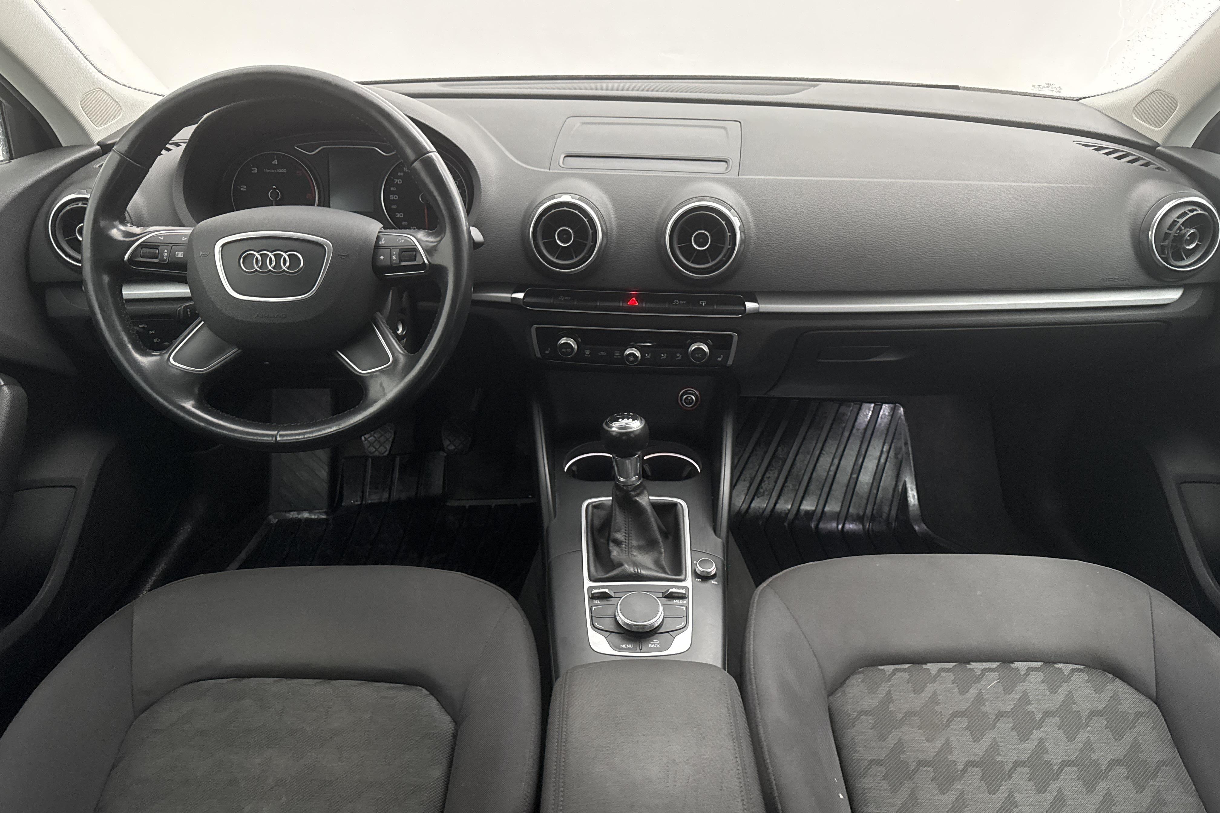 Audi A3 1.6 TDI Sportback (110hk) - 17 503 mil - Manuell - grå - 2016