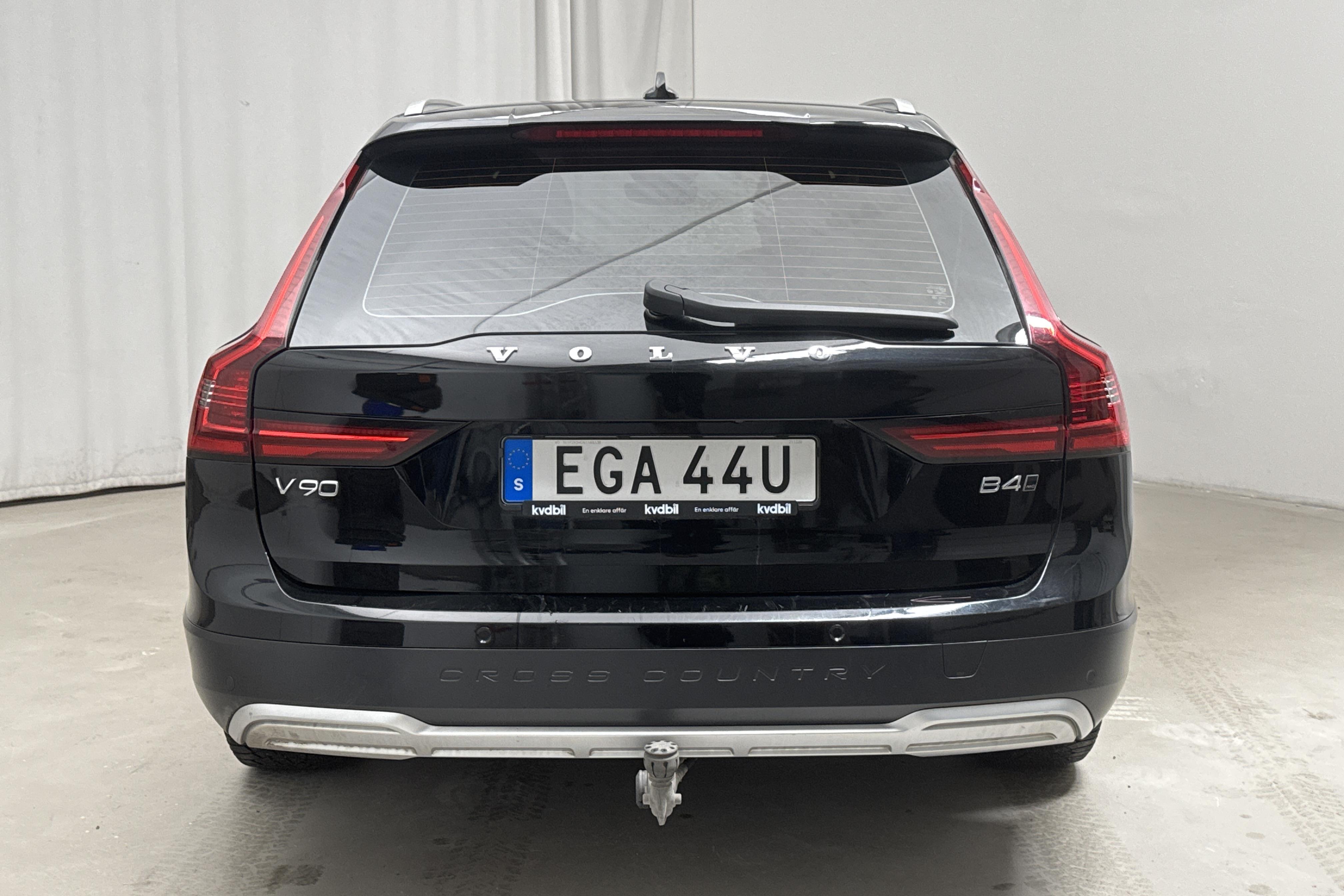 Volvo V90 B4 Cross Country AWD Mildhybrid, Diesel (197hk) - 74 840 km - Automatic - black - 2022