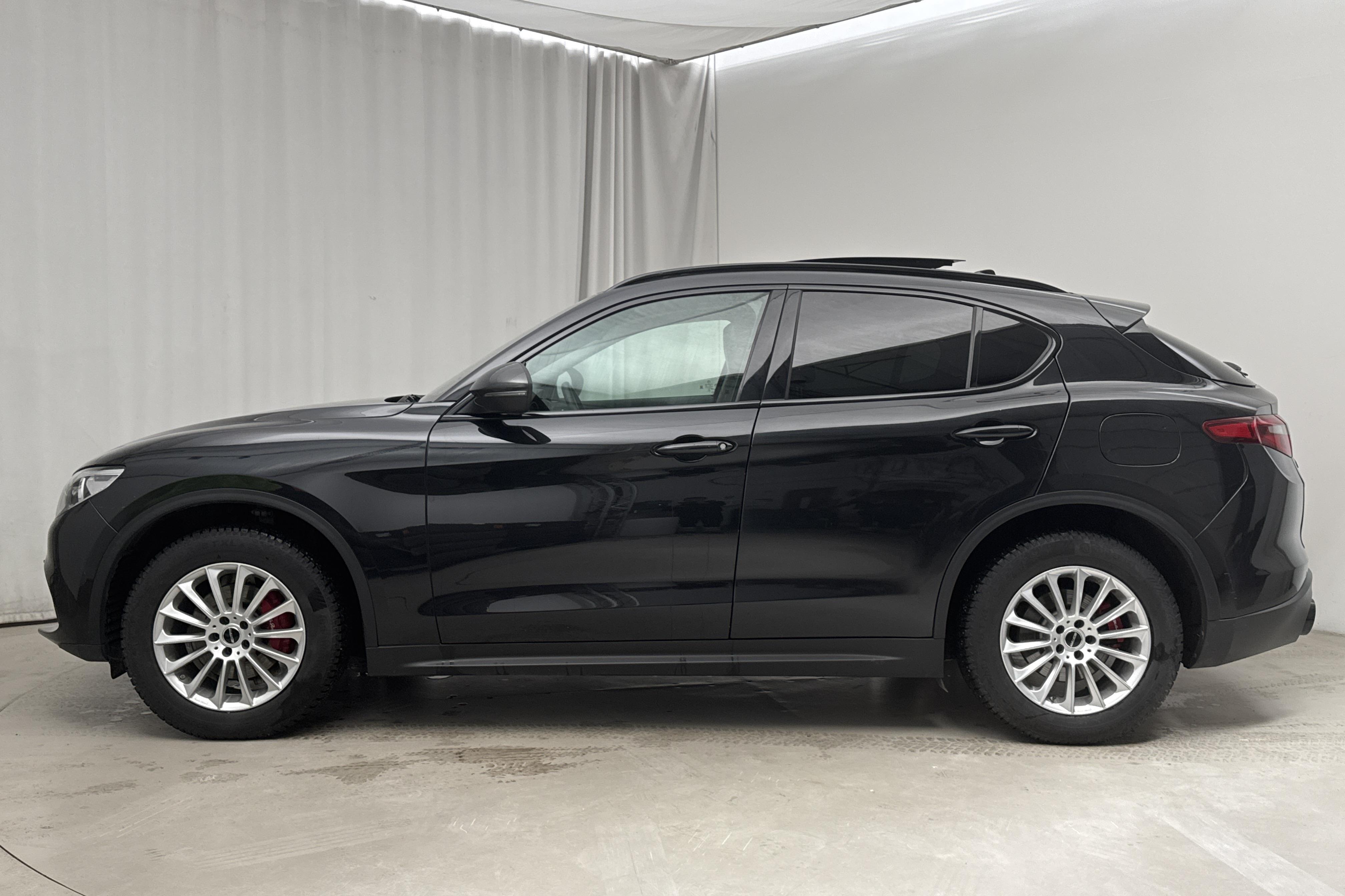 Alfa Romeo Stelvio 2.0 AWD (280hk) - 112 740 km - Automatyczna - czarny - 2019