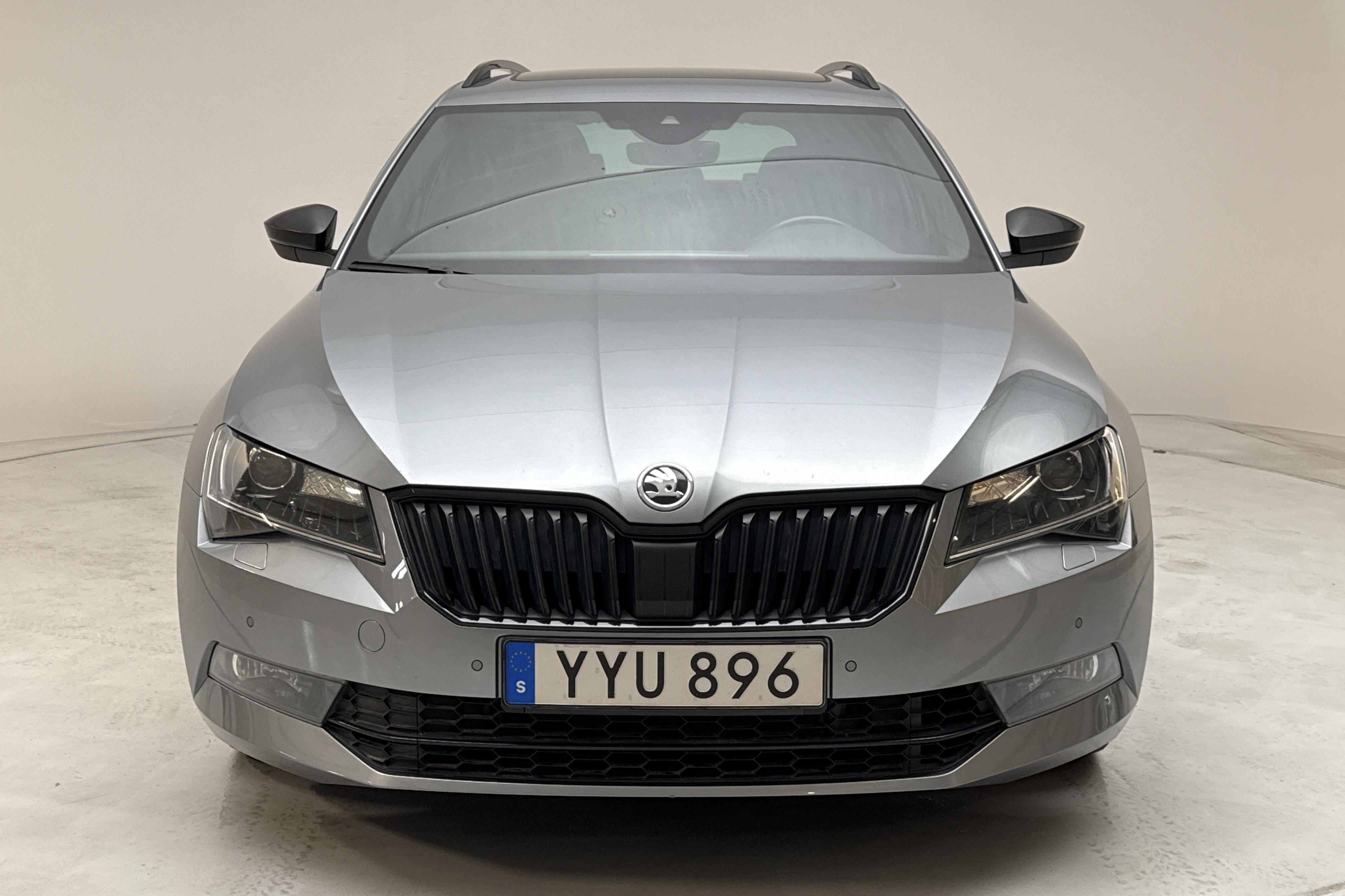 Skoda Superb 2.0 TSI Kombi 4x4 (280hk) - 12 249 mil - Automat - grå - 2018