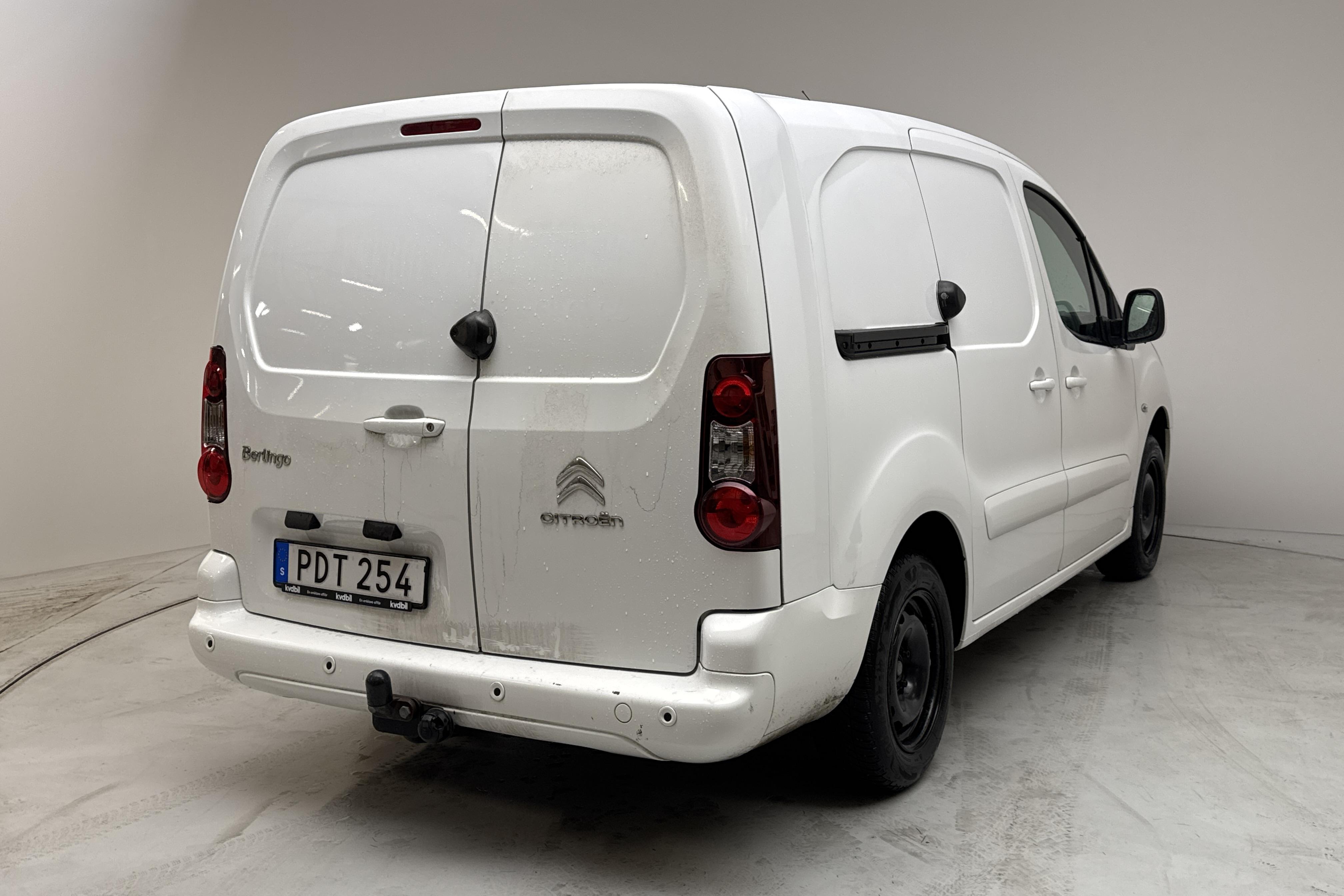 Citroen Berlingo 1.6 BlueHDi Skåp (100hk) - 127 800 km - Manuaalinen - valkoinen - 2017