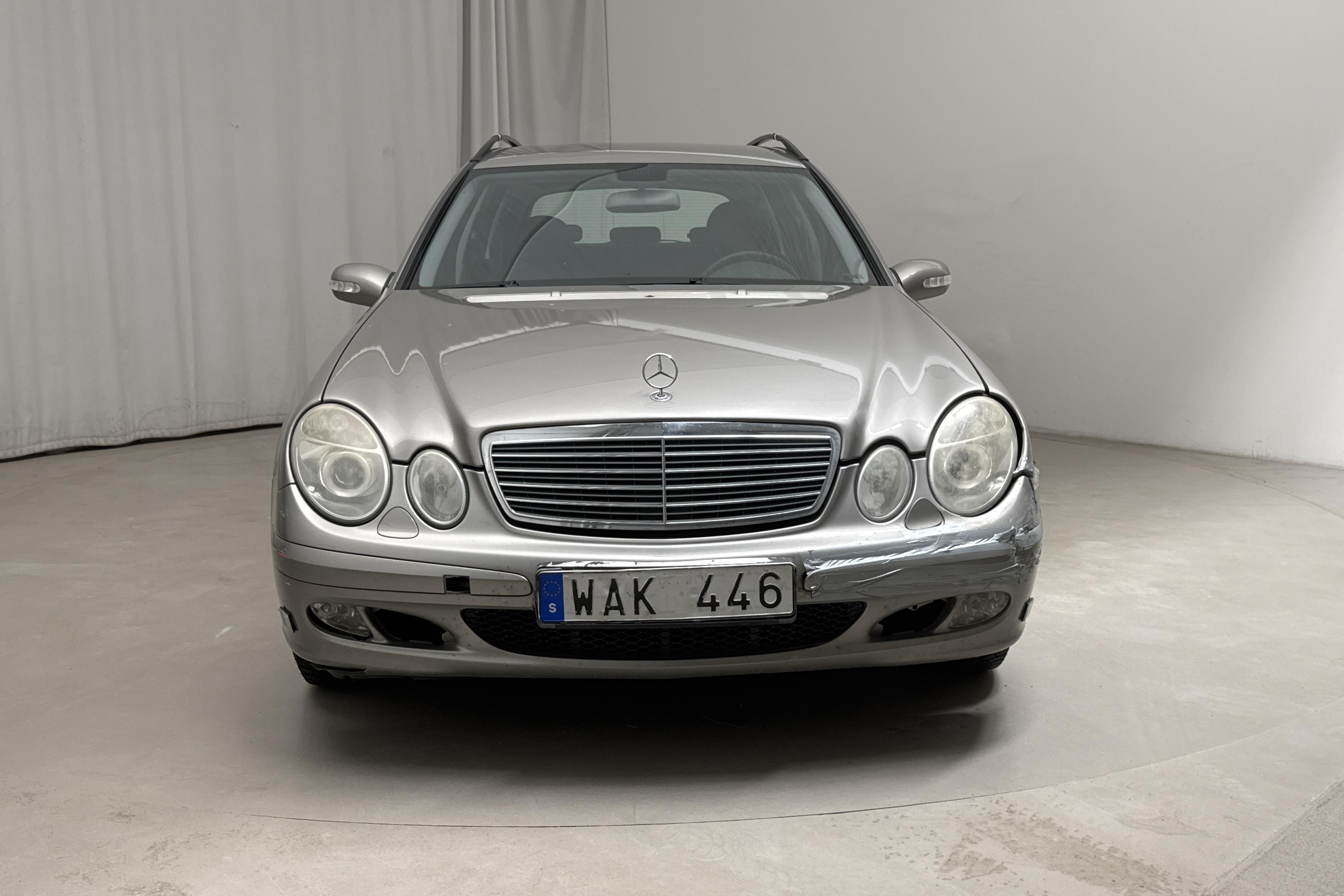 Mercedes E 200 Kompressor Kombi W211 (163hk) - 172 790 km - Manual - silver - 2004