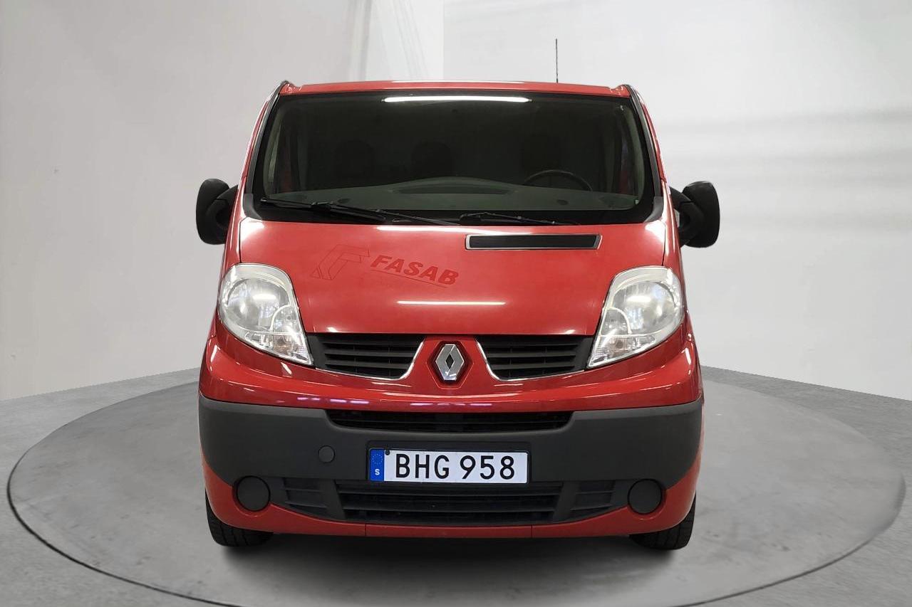 Renault Trafic 2.0 dCi Skåp (115hk) - 171 690 km - Manuaalinen - punainen - 2014