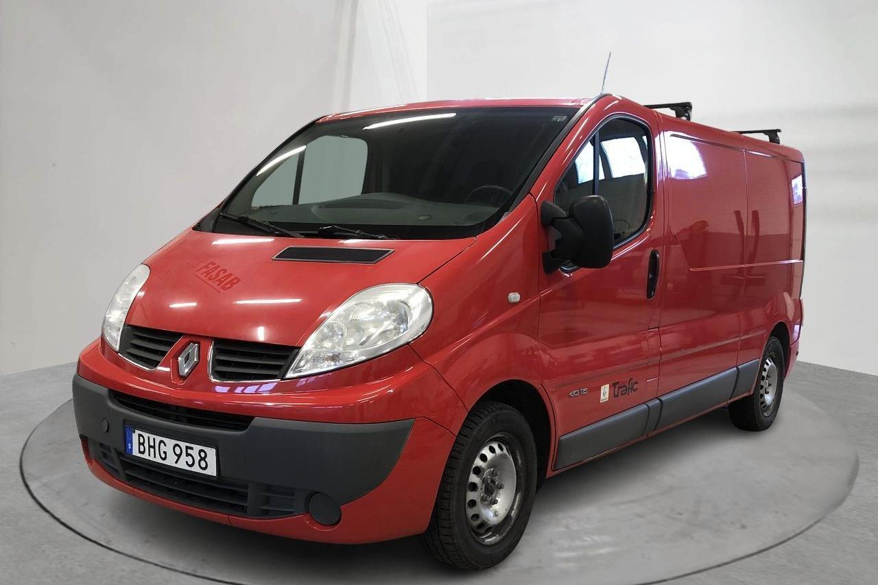 Renault Trafic 2.0 dCi Skåp (115hk) - 171 690 km - Manuaalinen - punainen - 2014