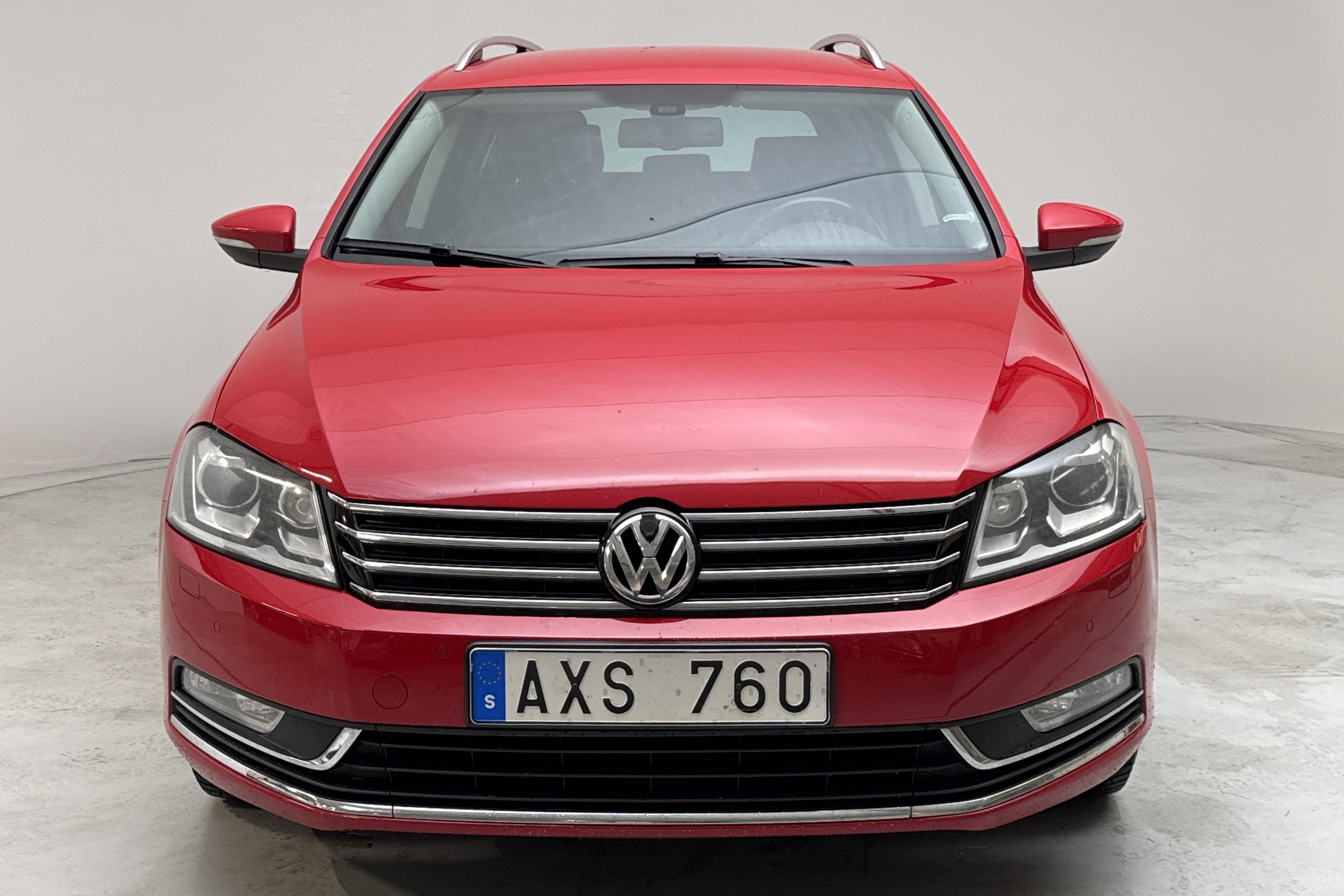 VW Passat 2.0 TDI BlueMotion Technology Variant 4Motion (170hk) - 250 910 km - Automatic - red - 2013