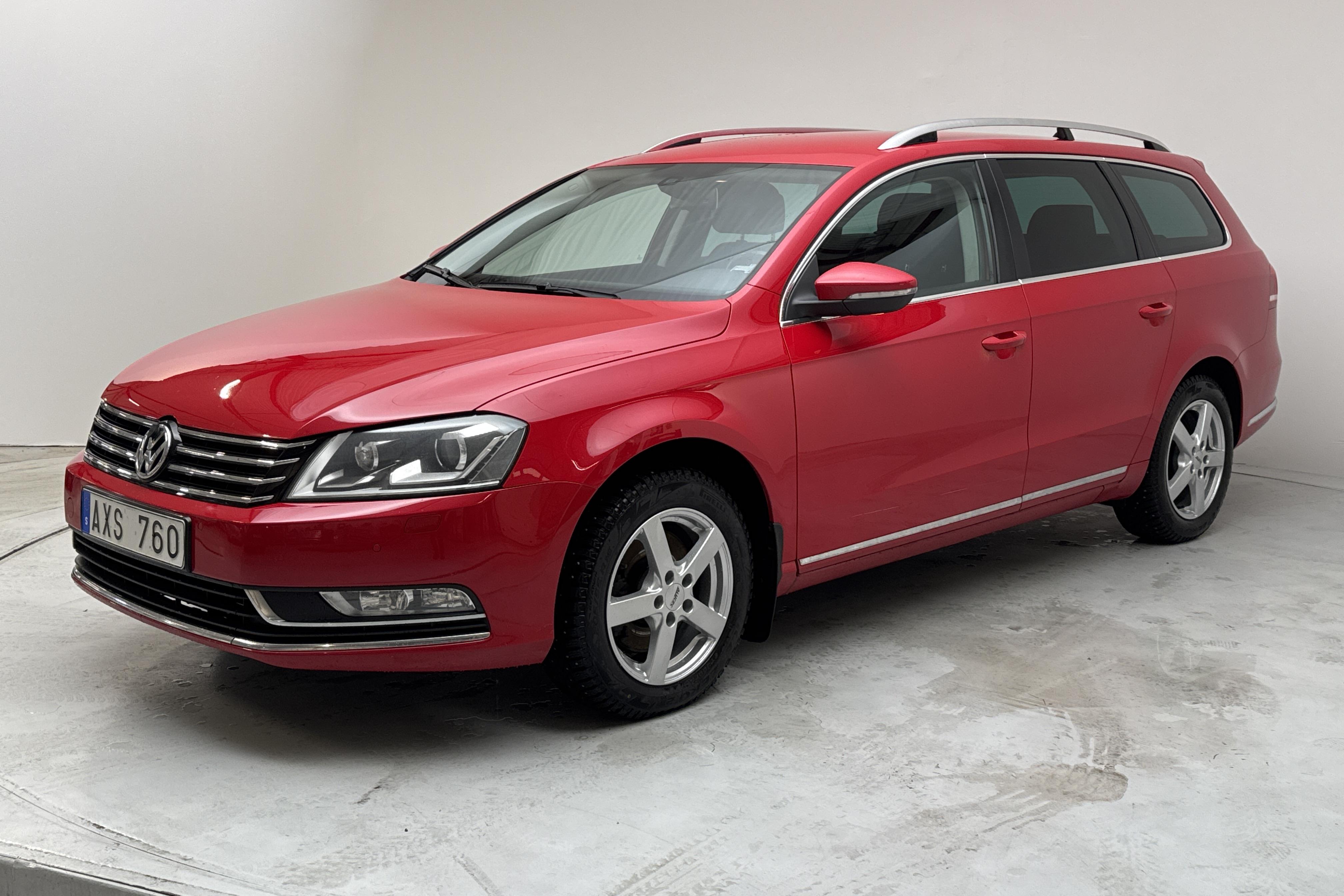 VW Passat 2.0 TDI BlueMotion Technology Variant 4Motion (170hk) - 250 910 km - Automatic - red - 2013