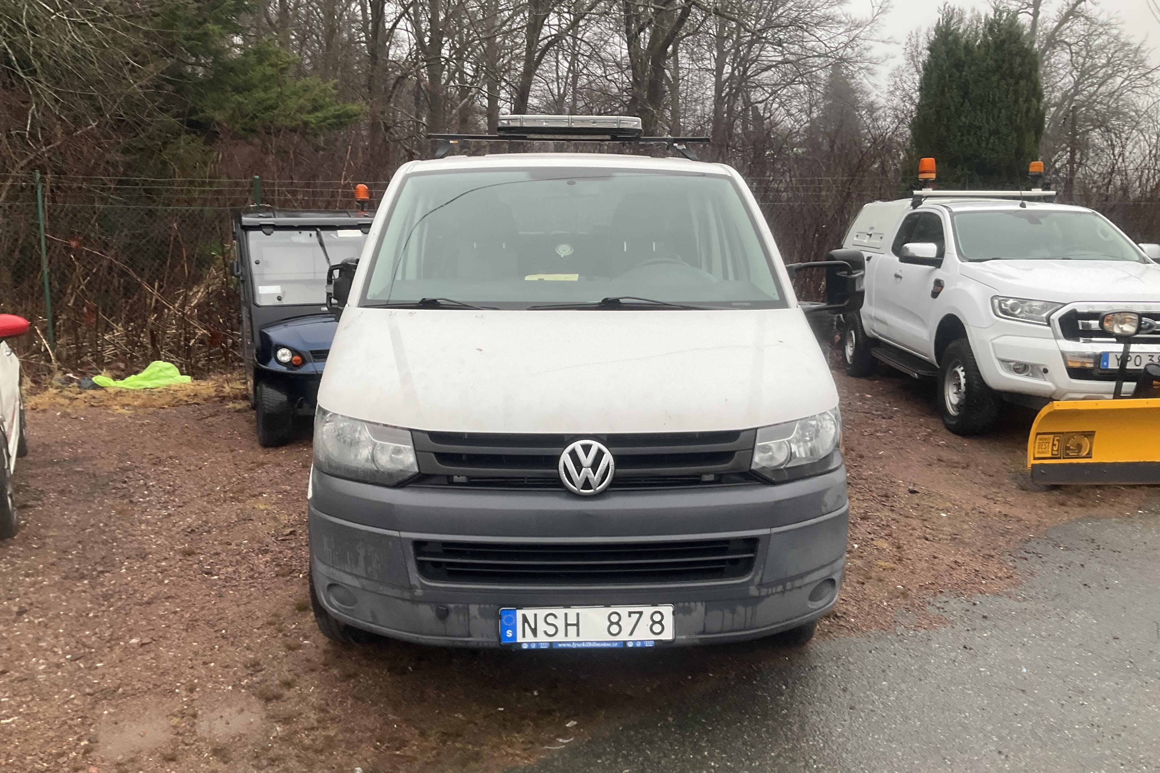 VW Transporter T5 2.0 TDI Pickup 4MOTION (140hk) - 14 066 mil - Manuell - vit - 2010