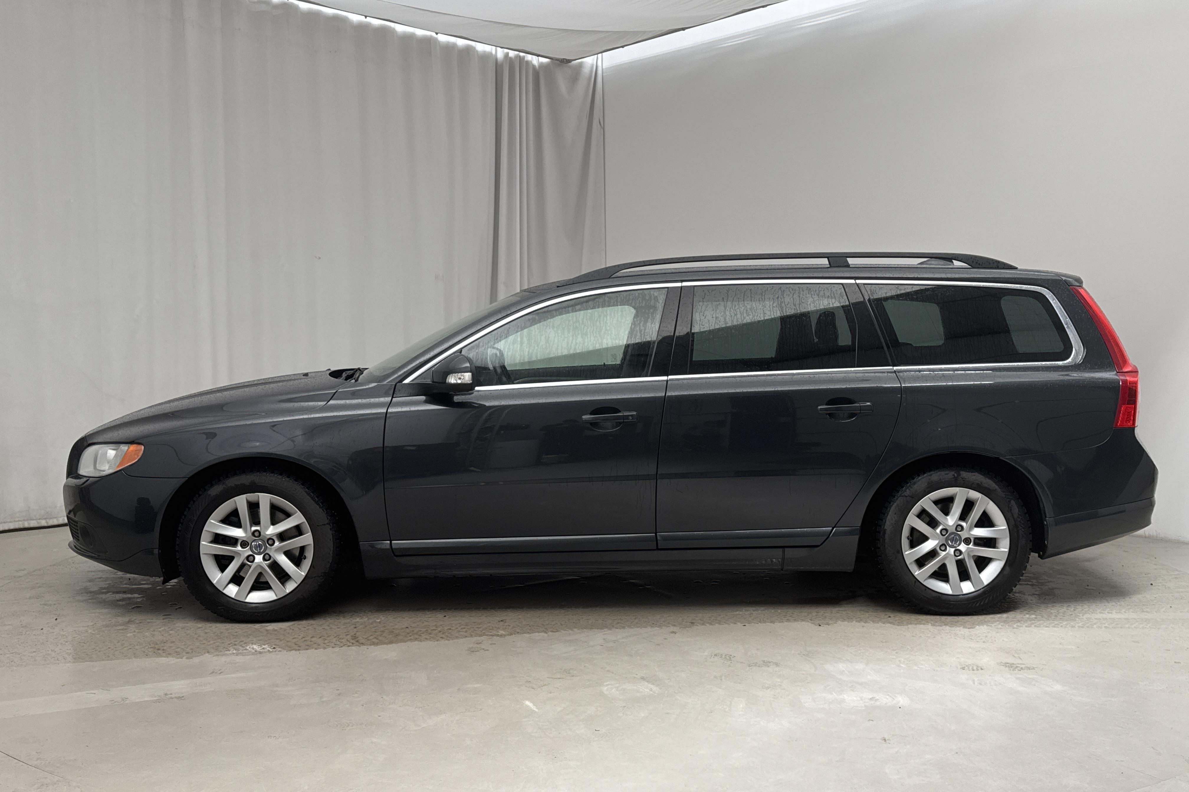 Volvo V70 II 1.6D DRIVe (109hk) - 25 443 mil - Manuell - grå - 2011