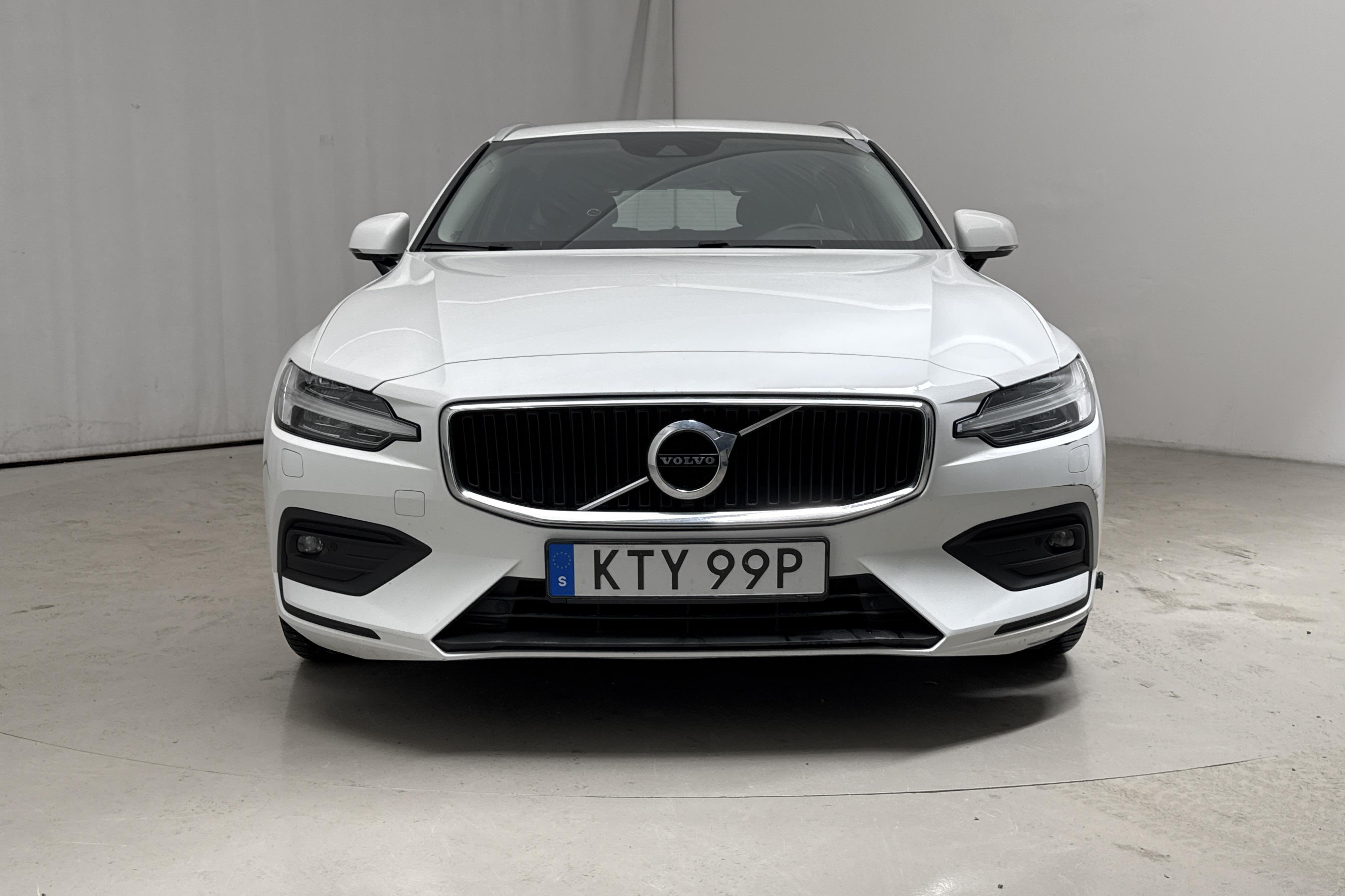 Volvo V60 B4 Mildhybrid, Diesel (197hk) - 12 481 mil - Automat - vit - 2021