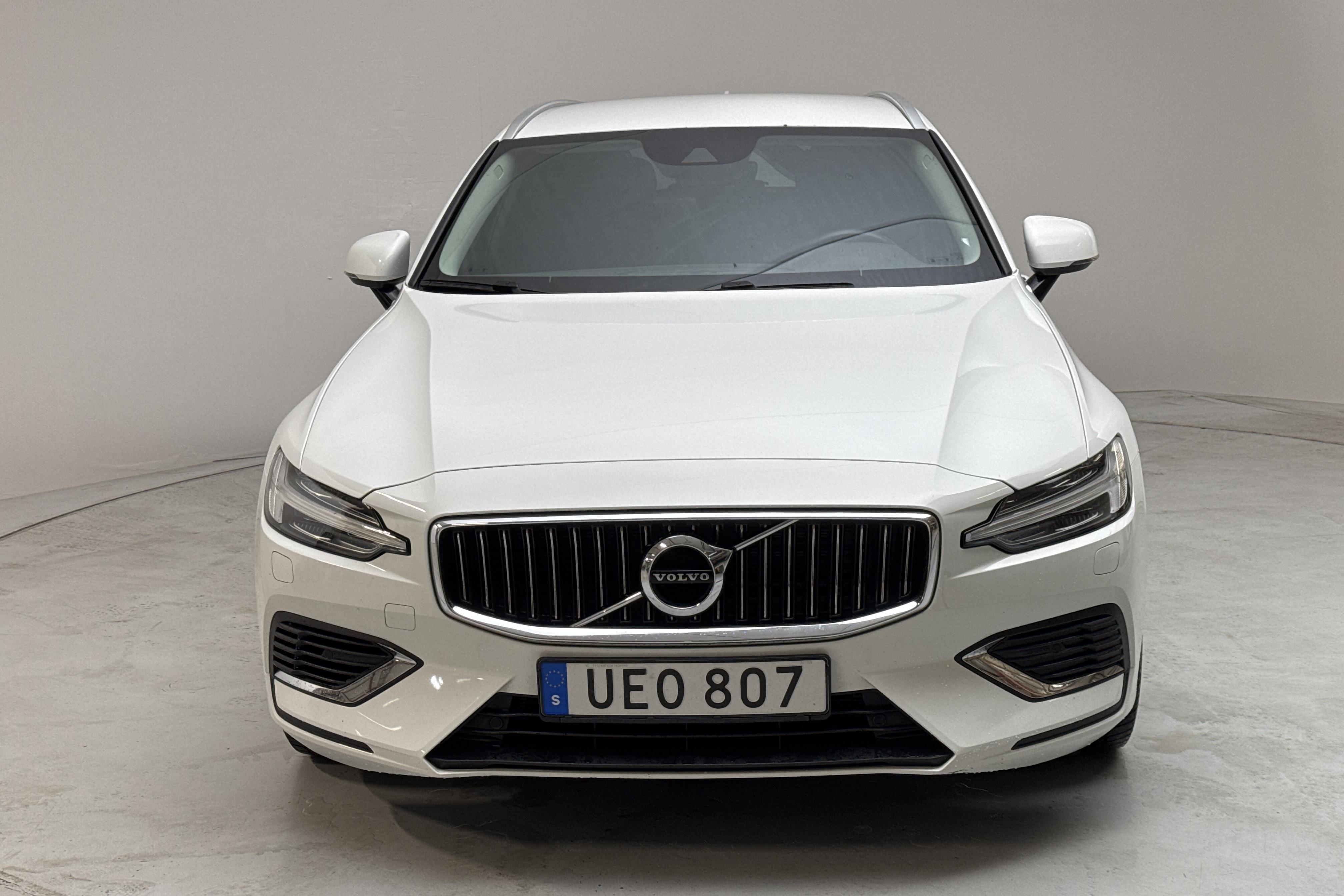 Volvo V60 T6 AWD Twin Engine (340hk) - 9 182 mil - Automat - vit - 2021