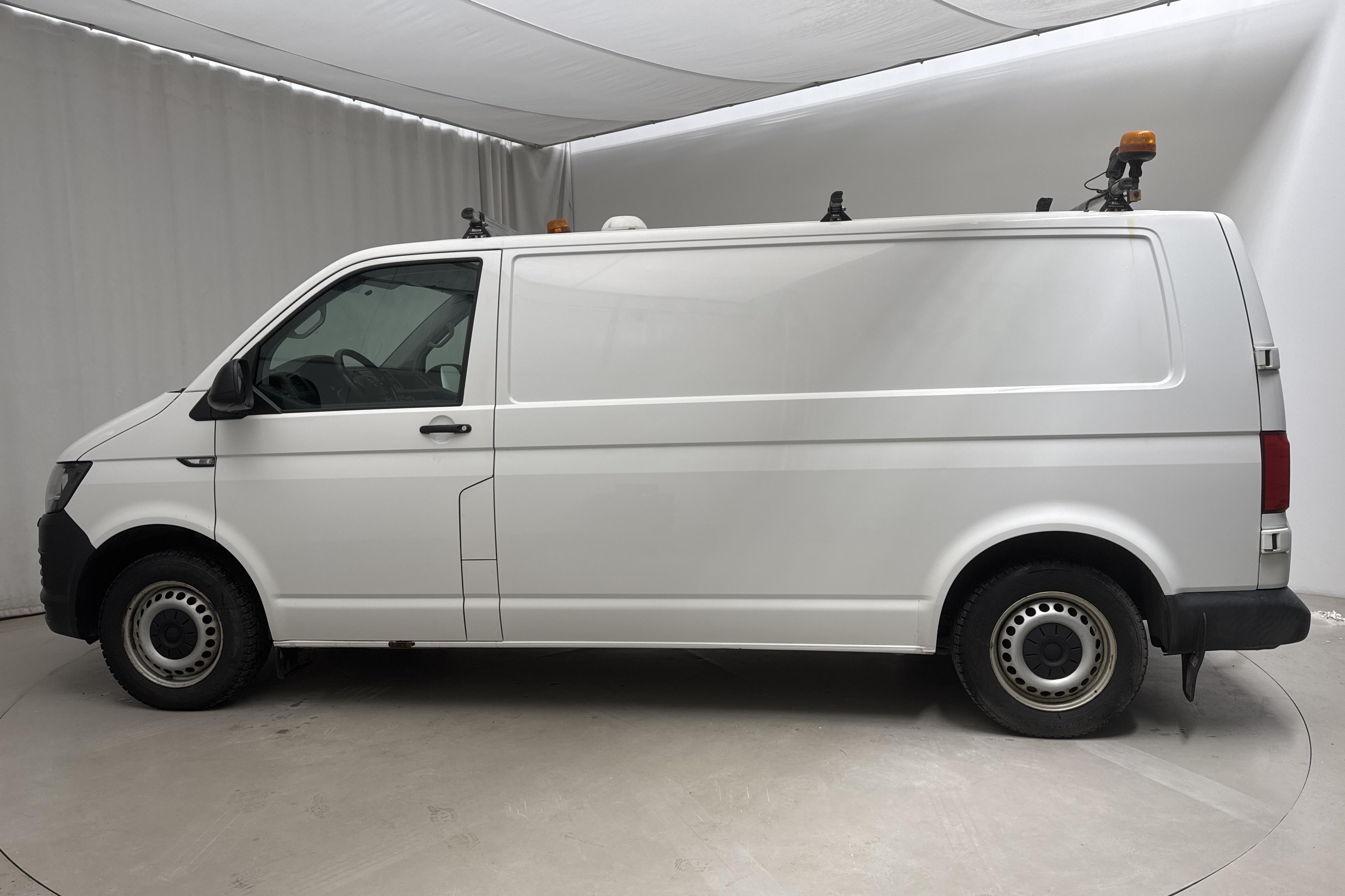 VW Transporter T6 2.0 TDI BMT Skåp 4MOTION (150hk) - 170 350 km - Käsitsi - valge - 2019