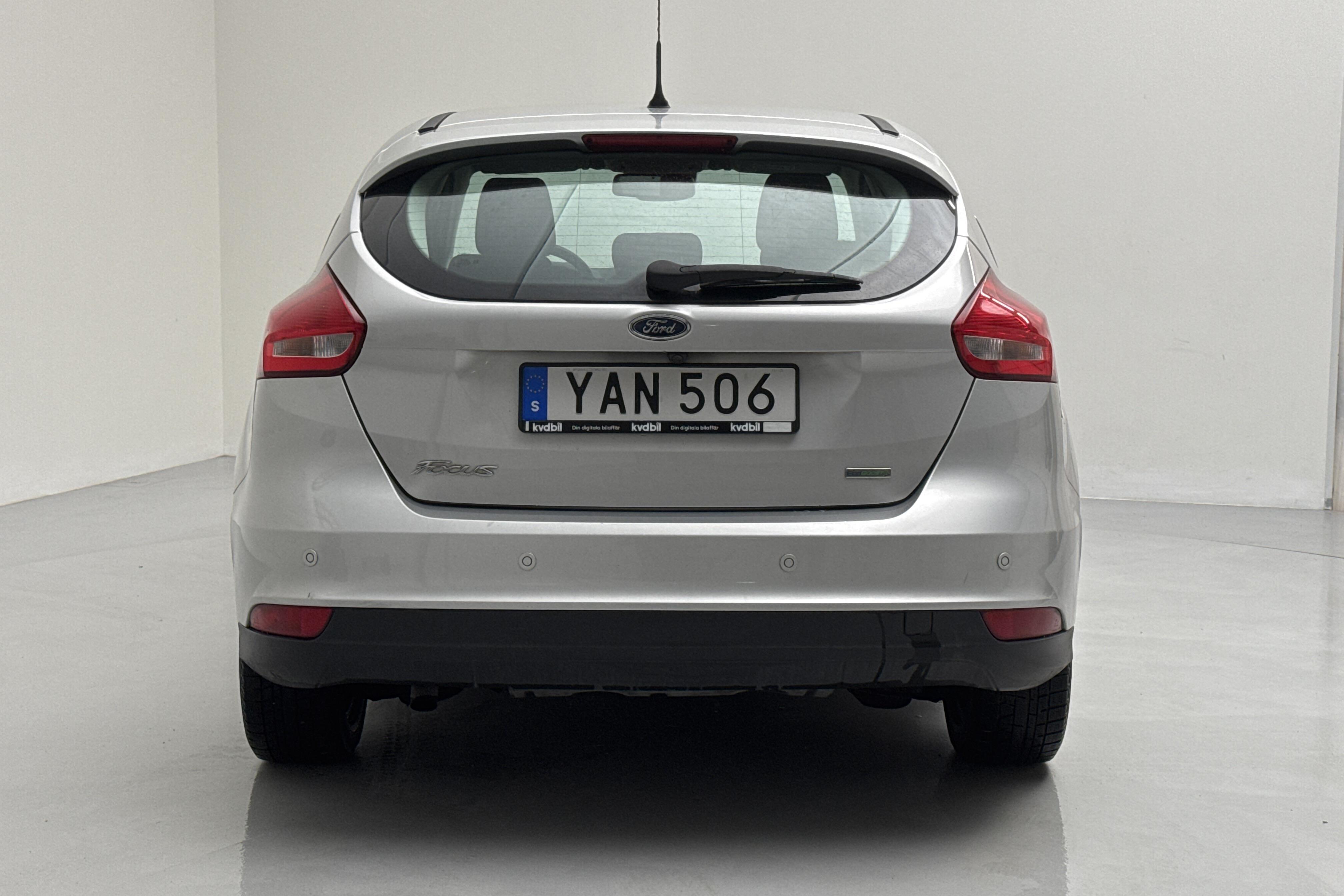 Ford Focus 1.0 EcoBoost 5dr (125hk) - 106 470 km - Manualna - szary - 2016