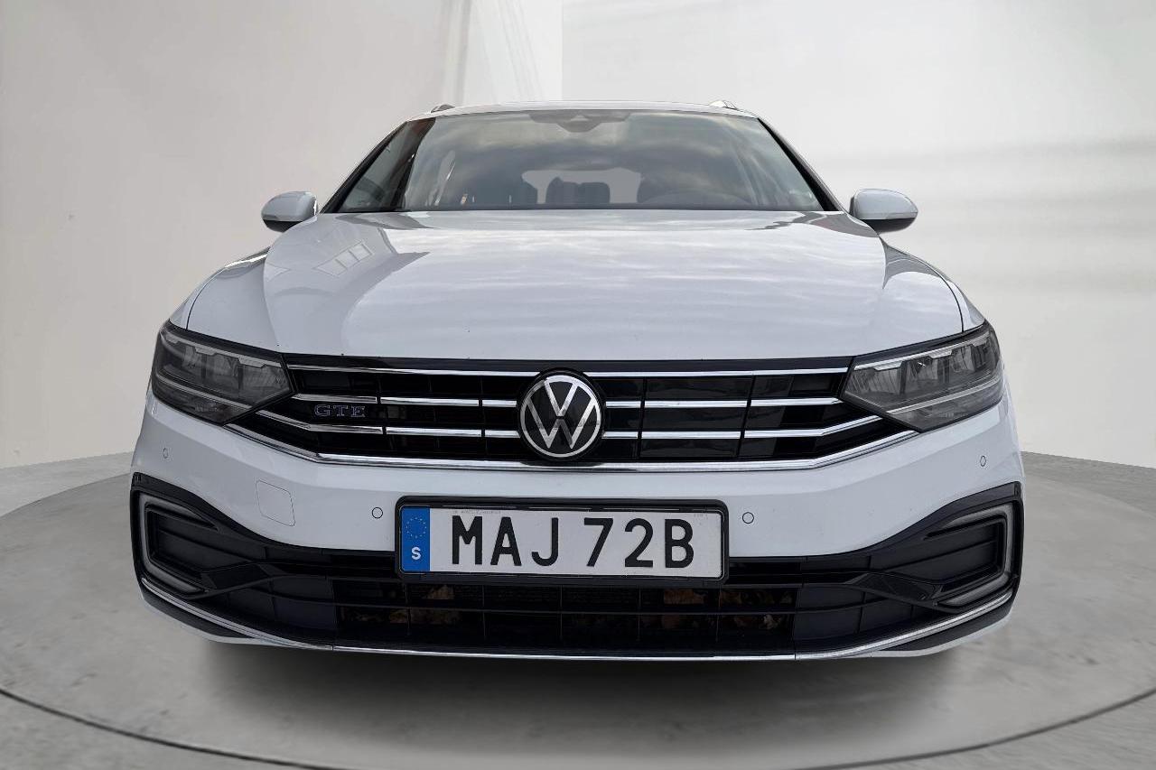 VW Passat 1.4 GTE Sportscombi (218hk) - 14 932 mil - Automat - vit - 2022