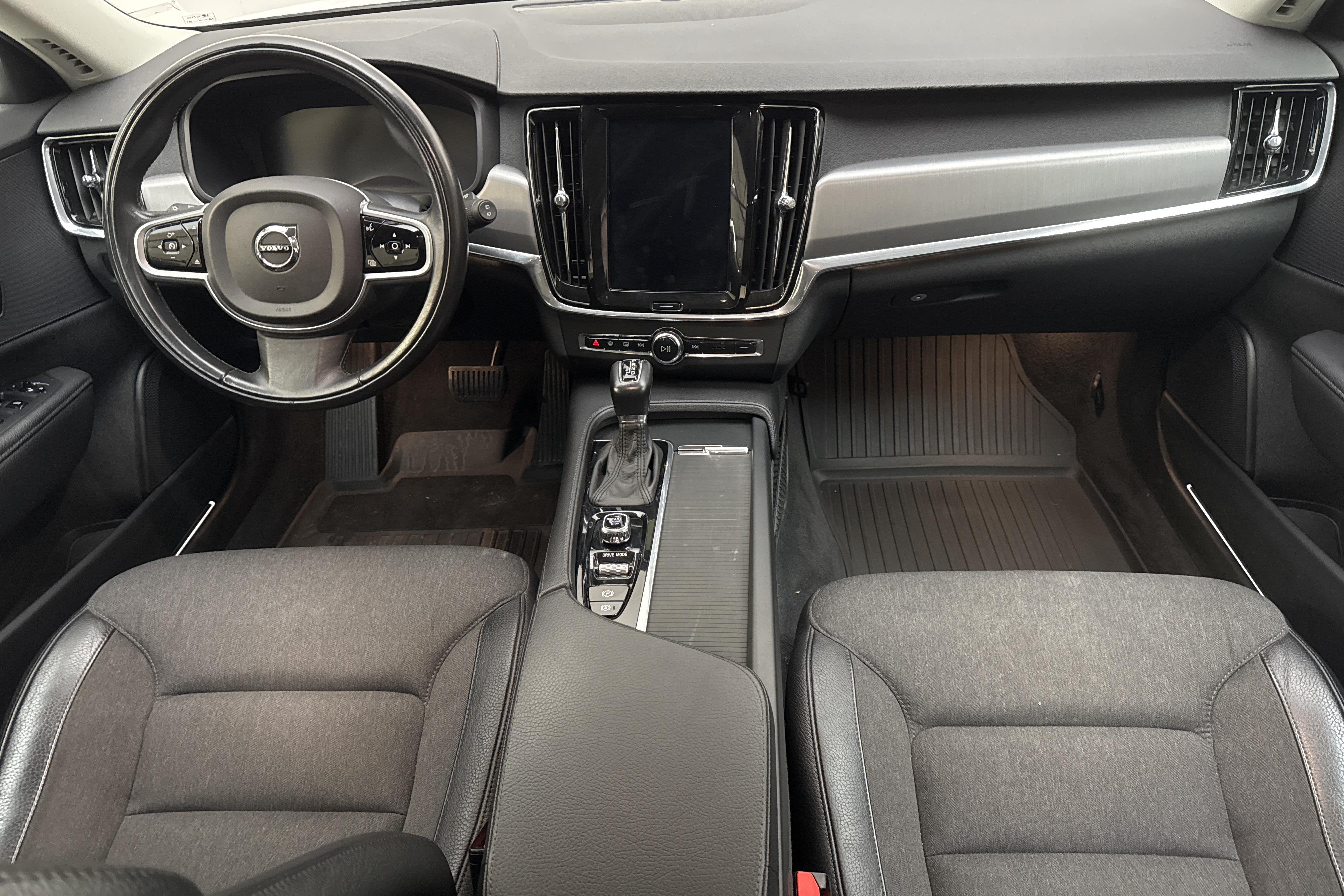 Volvo V90 D4 (190hk) - 176 090 km - Automatyczna - biały - 2019