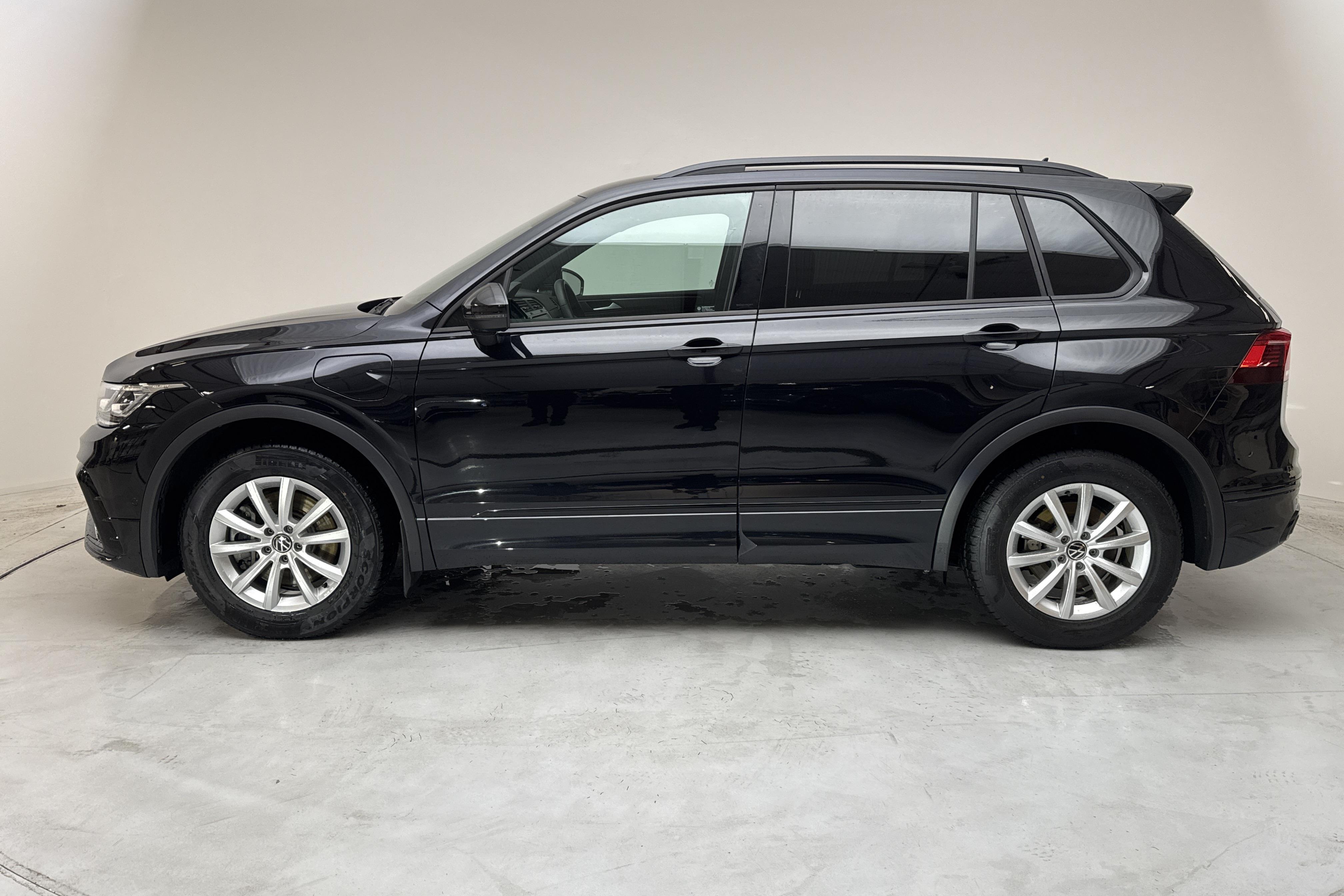 VW Tiguan 1.4 TSI eHybrid (245hk) - 38 710 km - Automatyczna - czarny - 2024