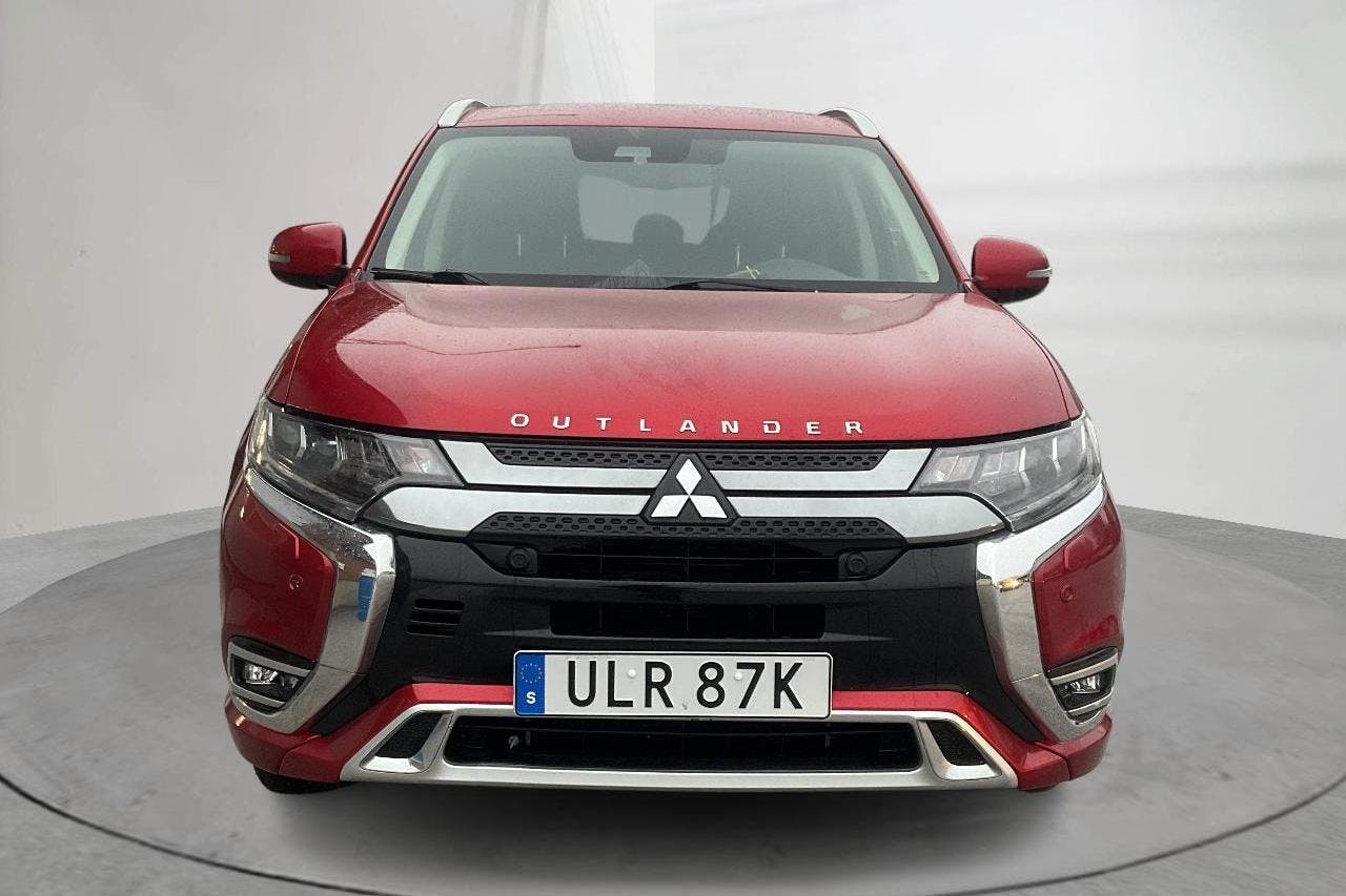 Mitsubishi Outlander 2.4 Plug-in Hybrid 4WD (136hk) - 142 910 km - Automatyczna - czerwony - 2020