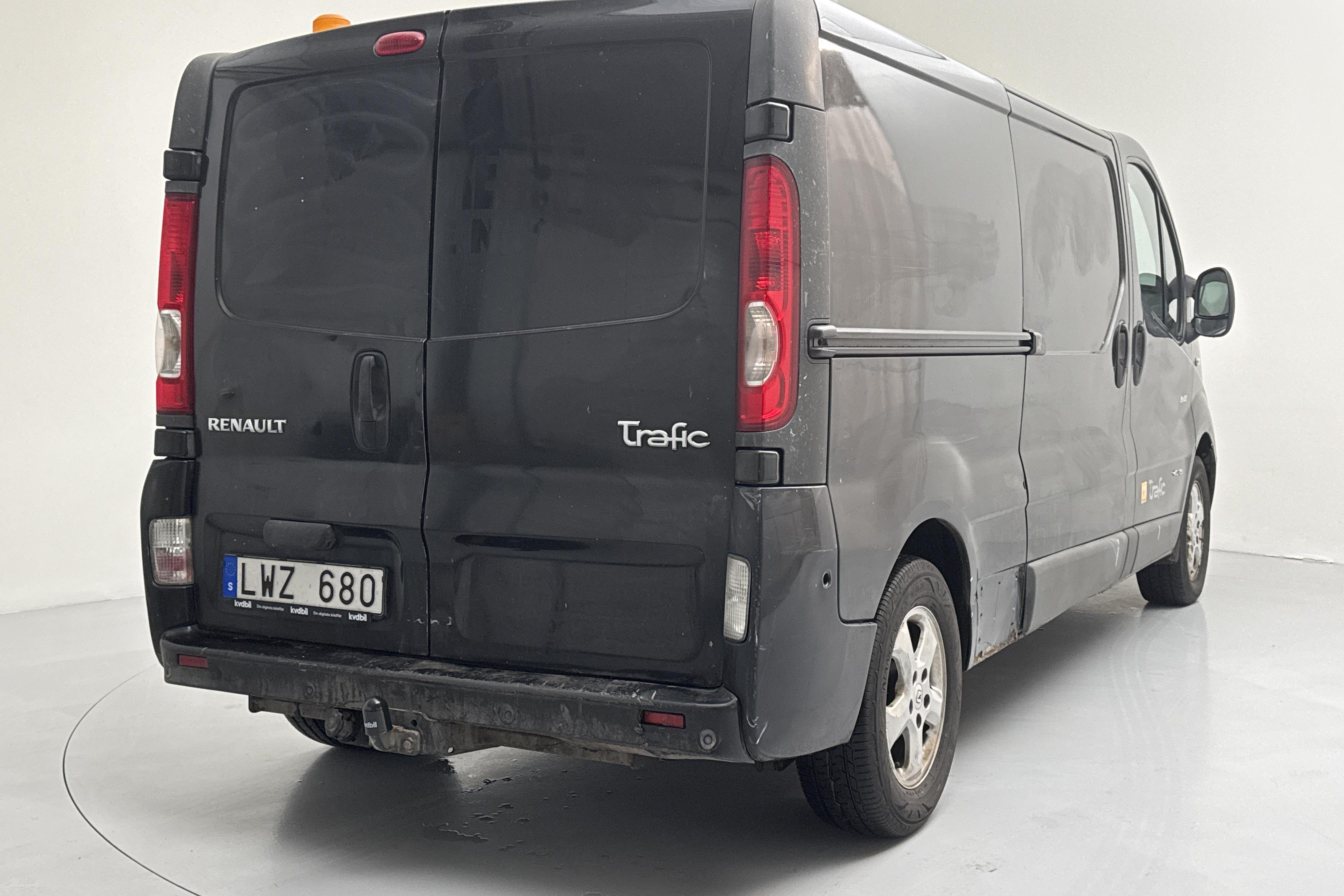 Renault Trafic 2.0 dCi Skåp/Buss (115hk) - 180 180 km - Manual - black - 2011