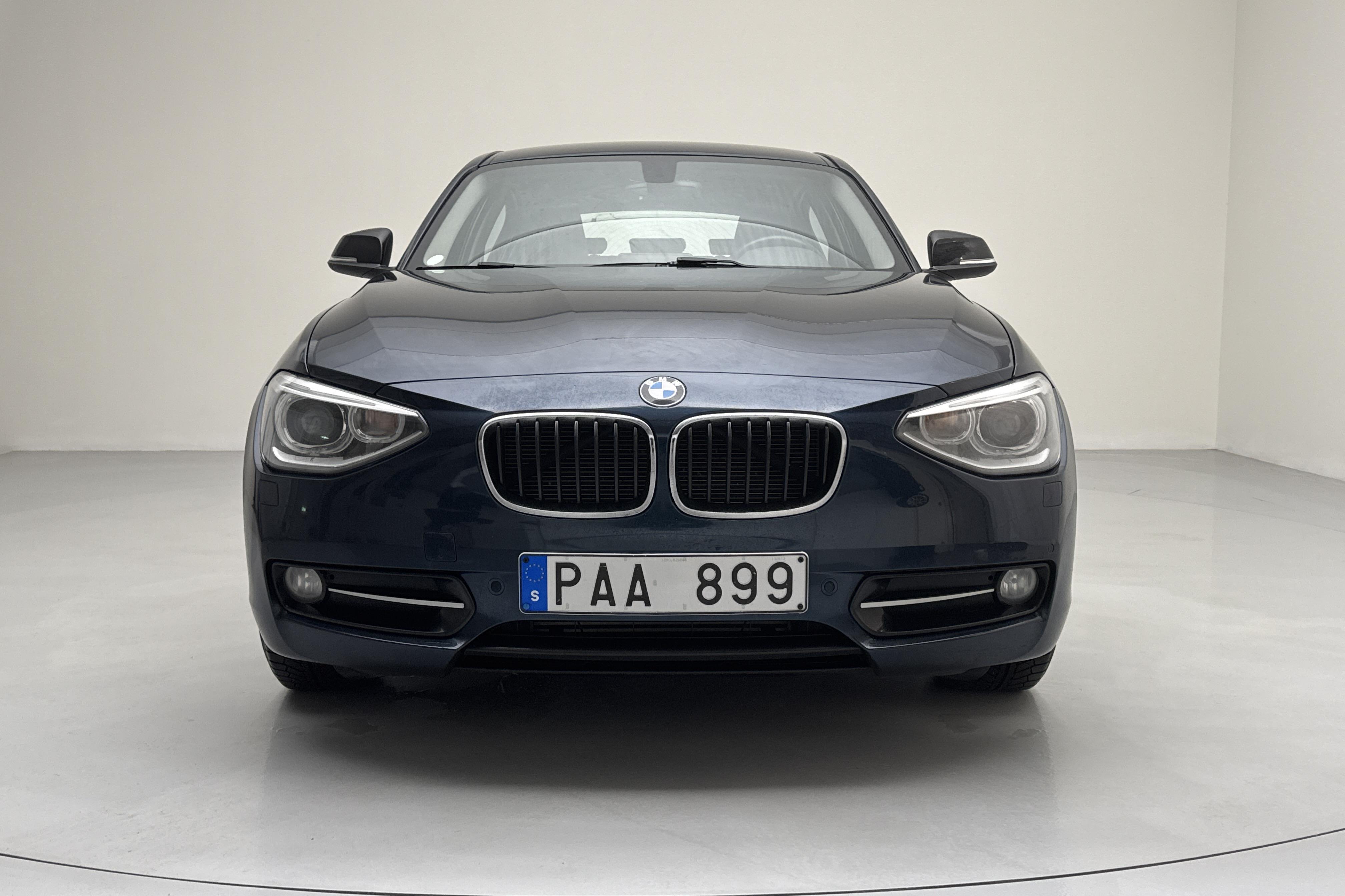 BMW 118d 5dr, F20 (143hk) - 113 420 km - Automaatne - sinine - 2014