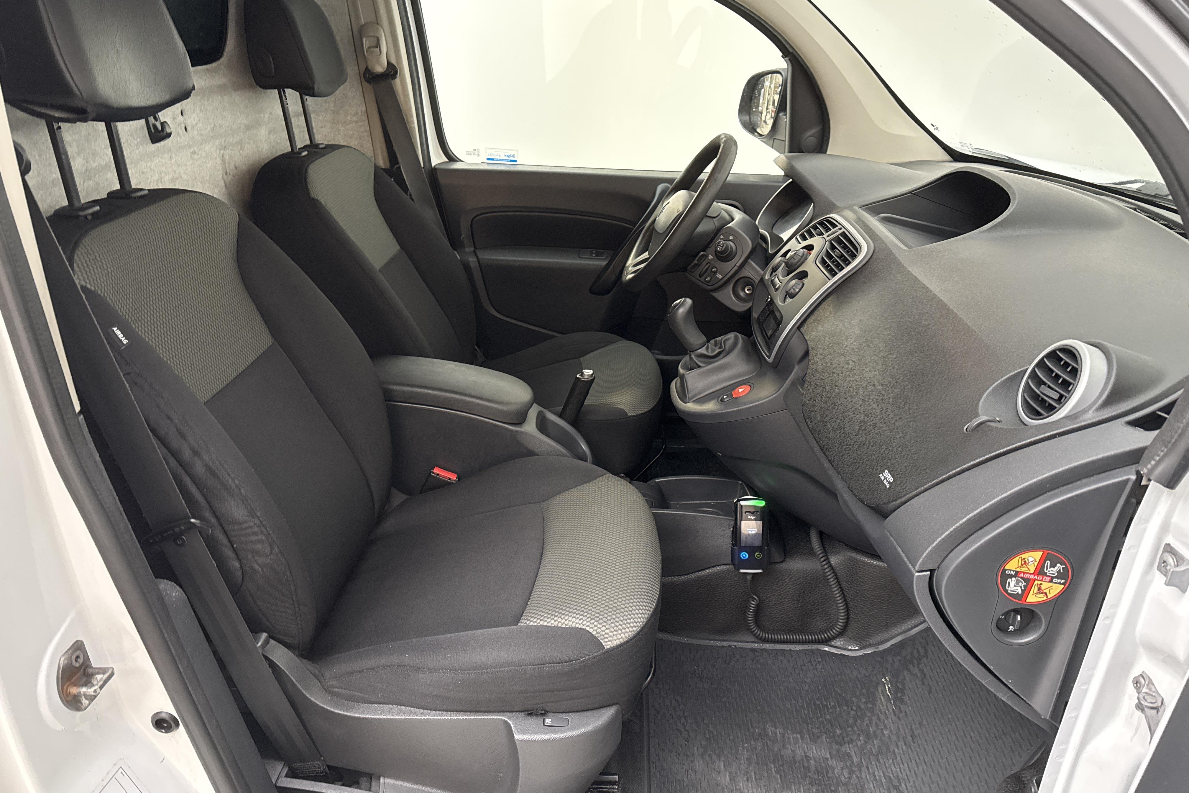 Renault Kangoo 1.5 dCi Skåp (75hk) - 238 470 km - Manualna - biały - 2017