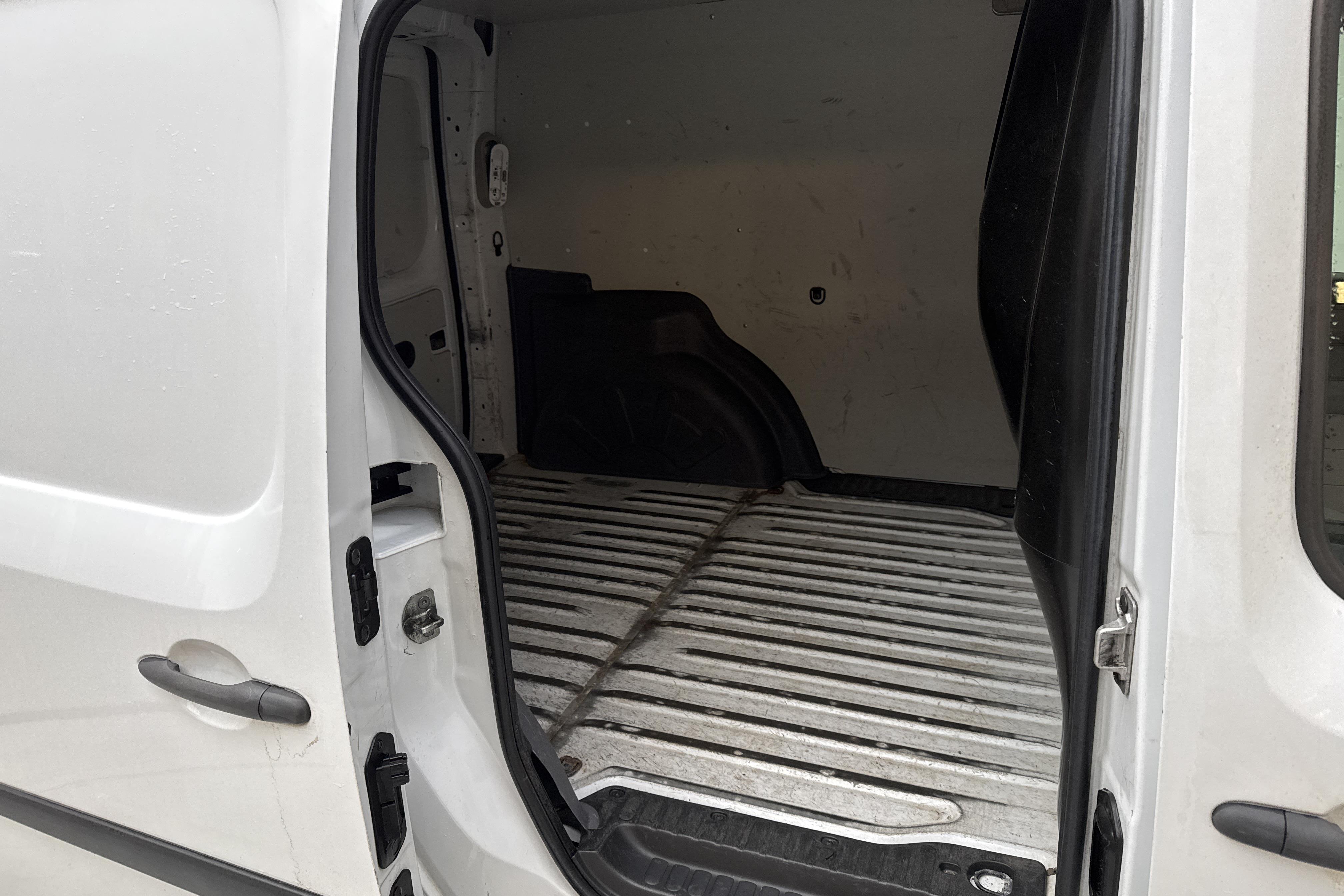 Renault Kangoo 1.5 dCi Skåp (75hk) - 238 470 km - Manualna - biały - 2017