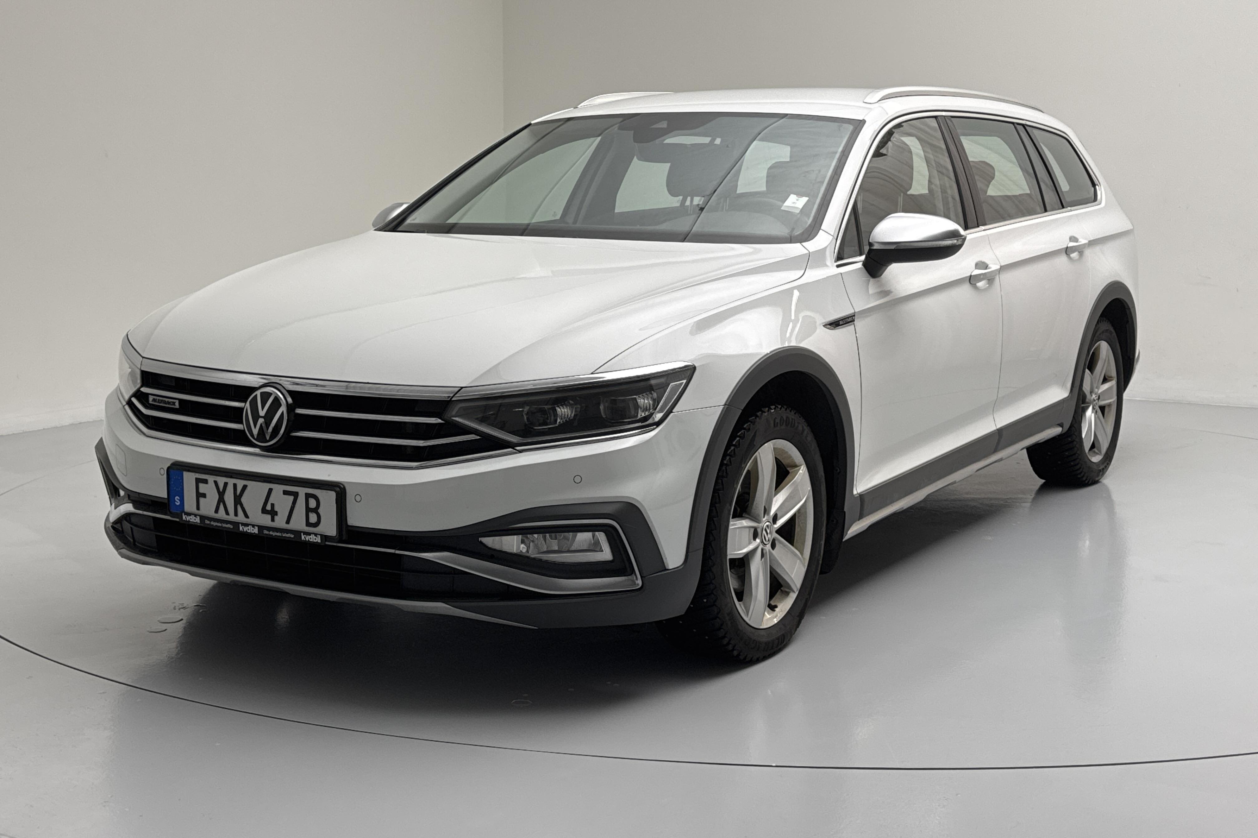 VW Passat Alltrack 2.0 TDI Sportscombi 4Motion (200hk) - 118 150 km - Automatyczna - biały - 2021