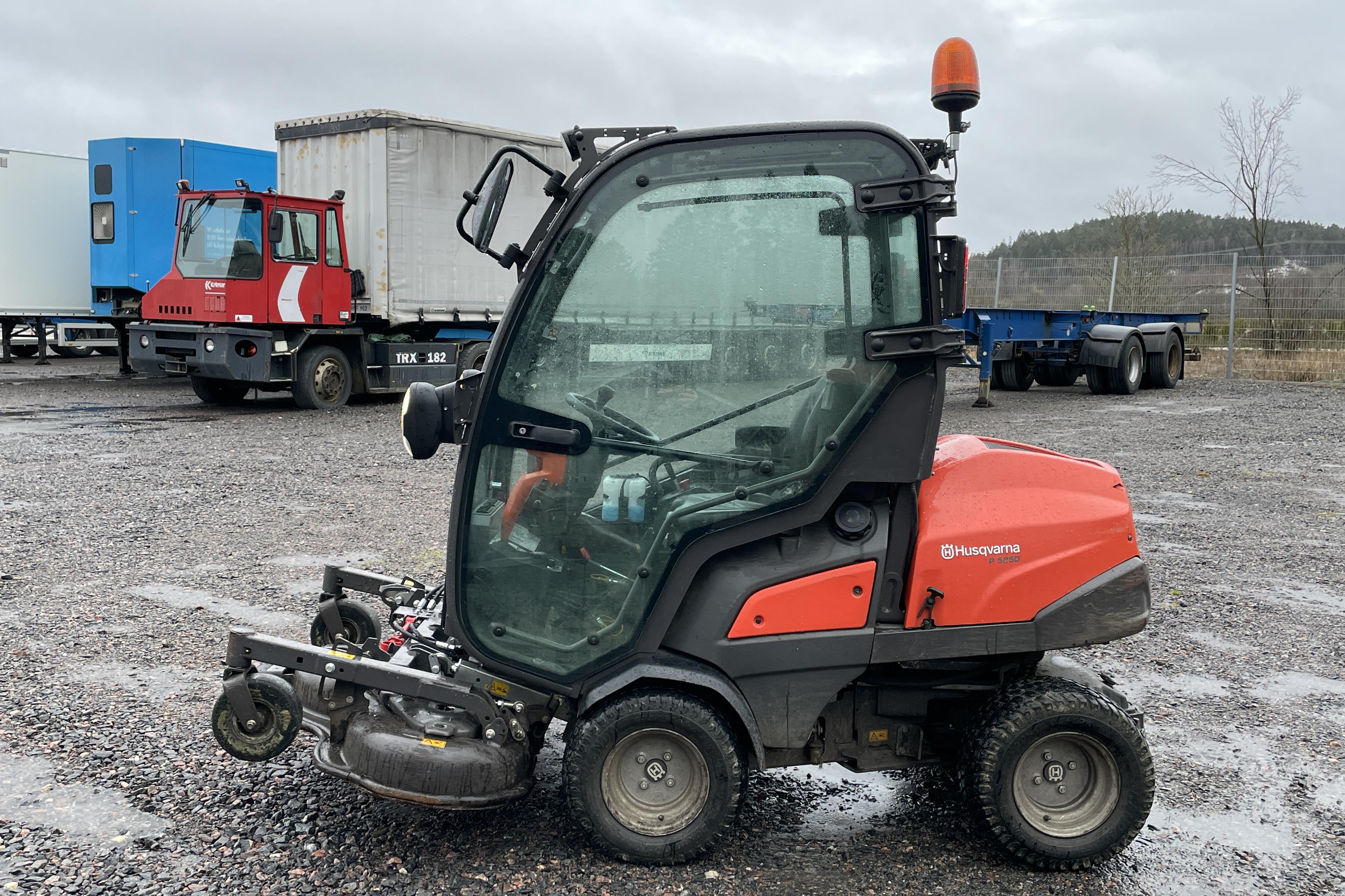 Husqvarna P525D Redskapsbärare med hytt -19 -  - 2019