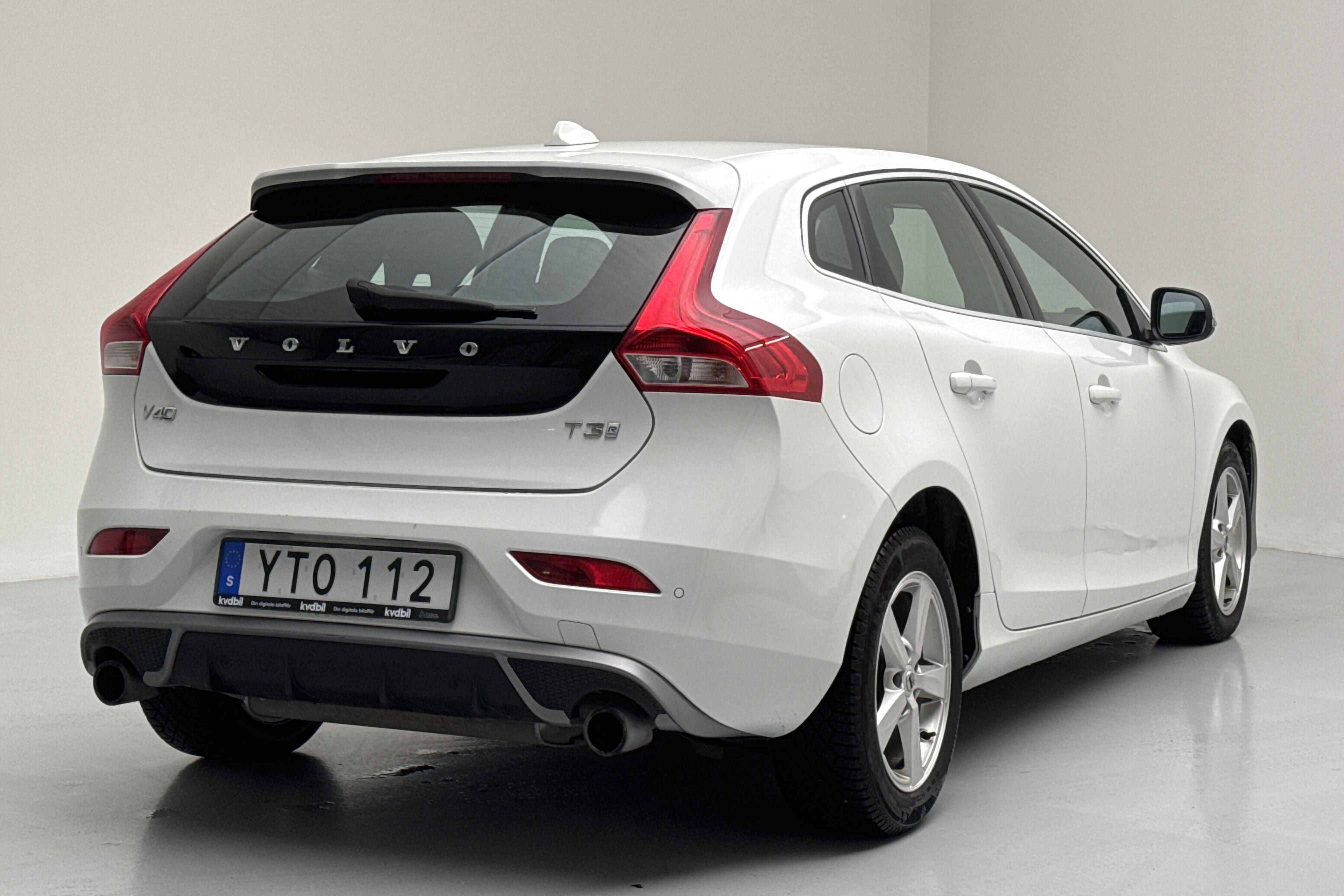 Volvo V40 T3 (152hk) - 95 190 km - Automatic - white - 2018