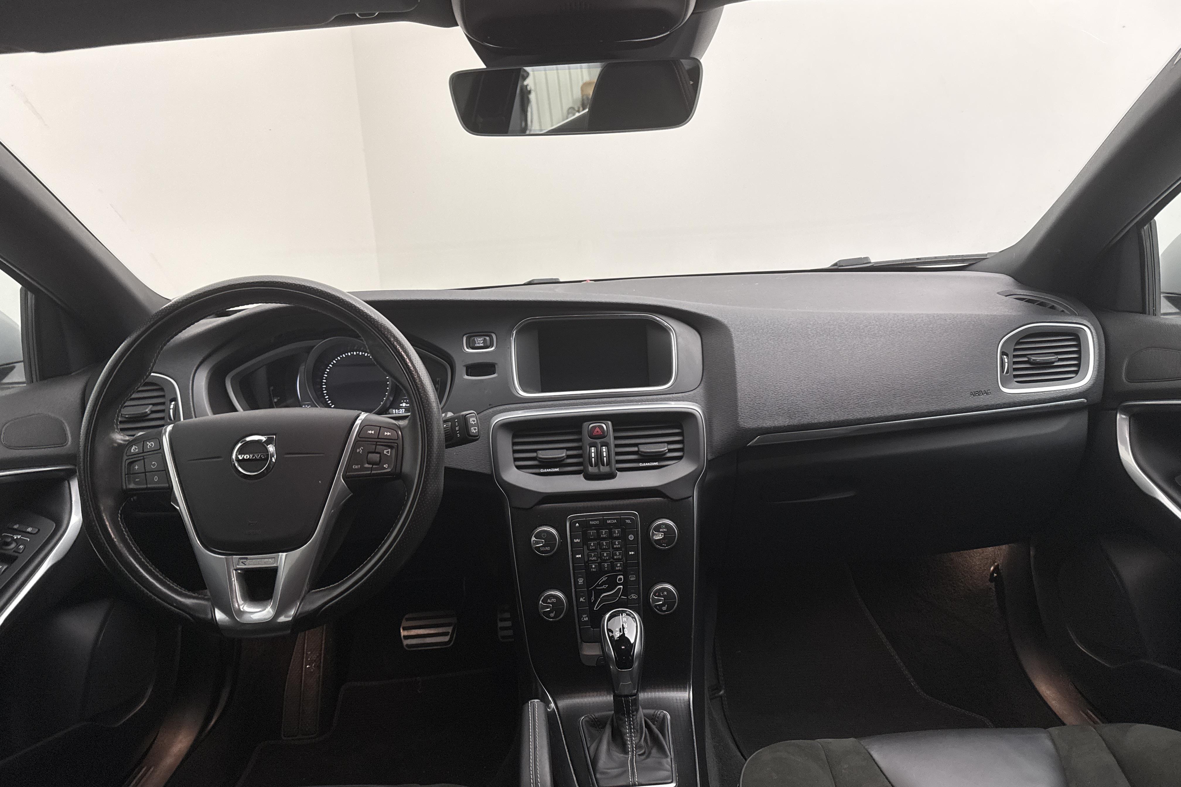 Volvo V40 T3 (152hk) - 95 190 km - Automatic - white - 2018