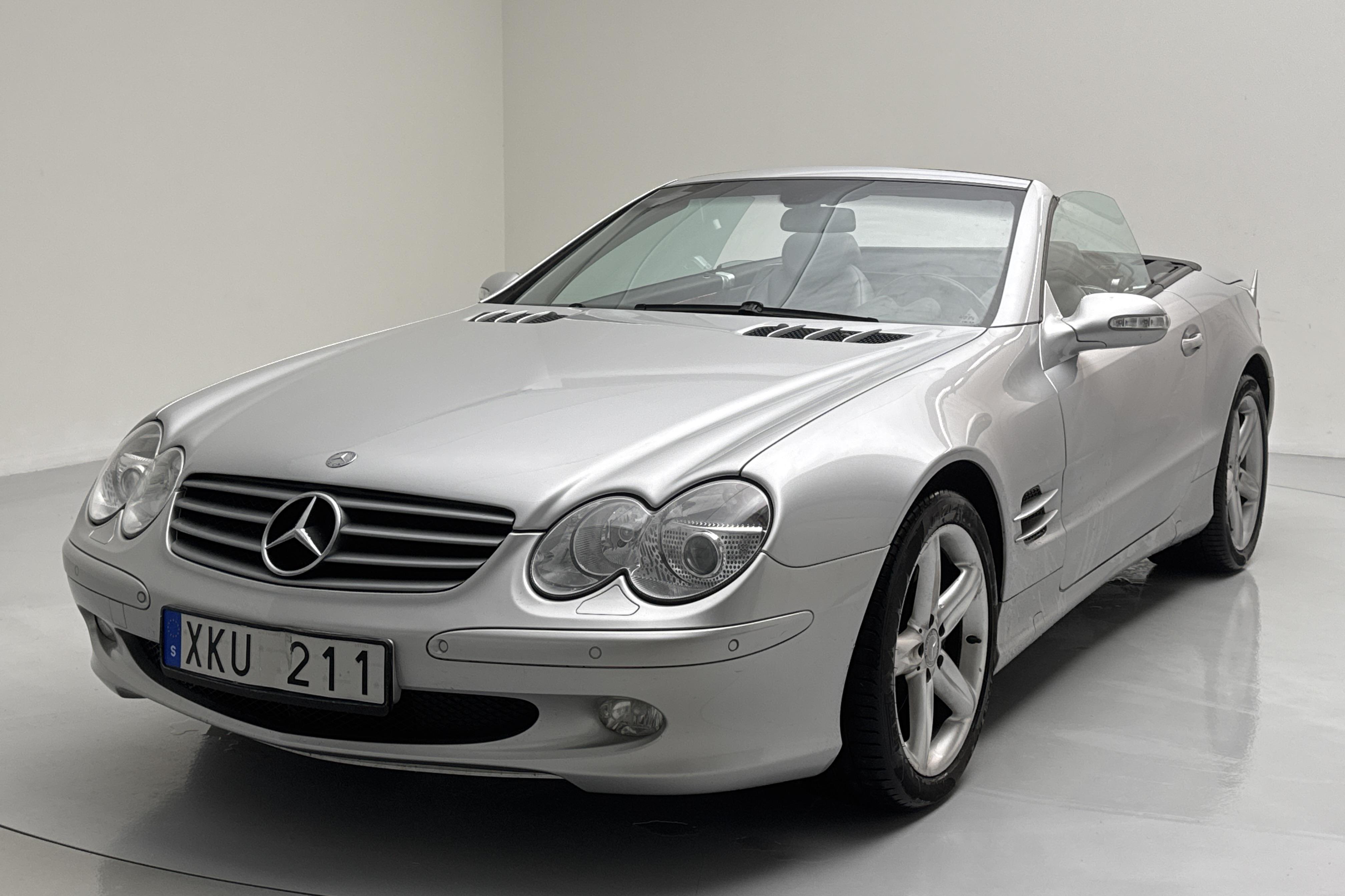 Mercedes SL 500 R230 (306hk) - 84 180 km - Automaatne - hall - 2002