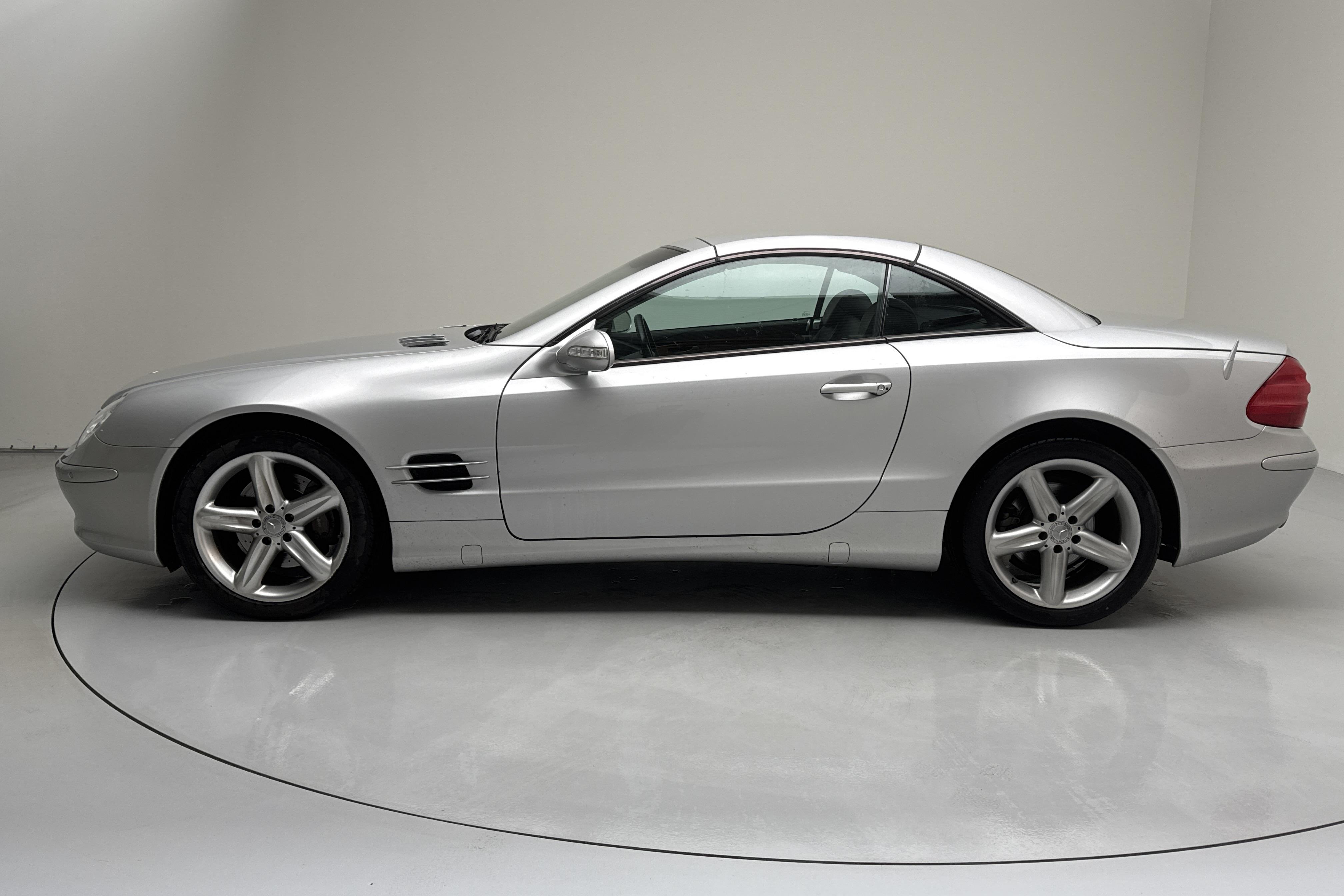 Mercedes SL 500 R230 (306hk) - 84 180 km - Automaatne - hall - 2002