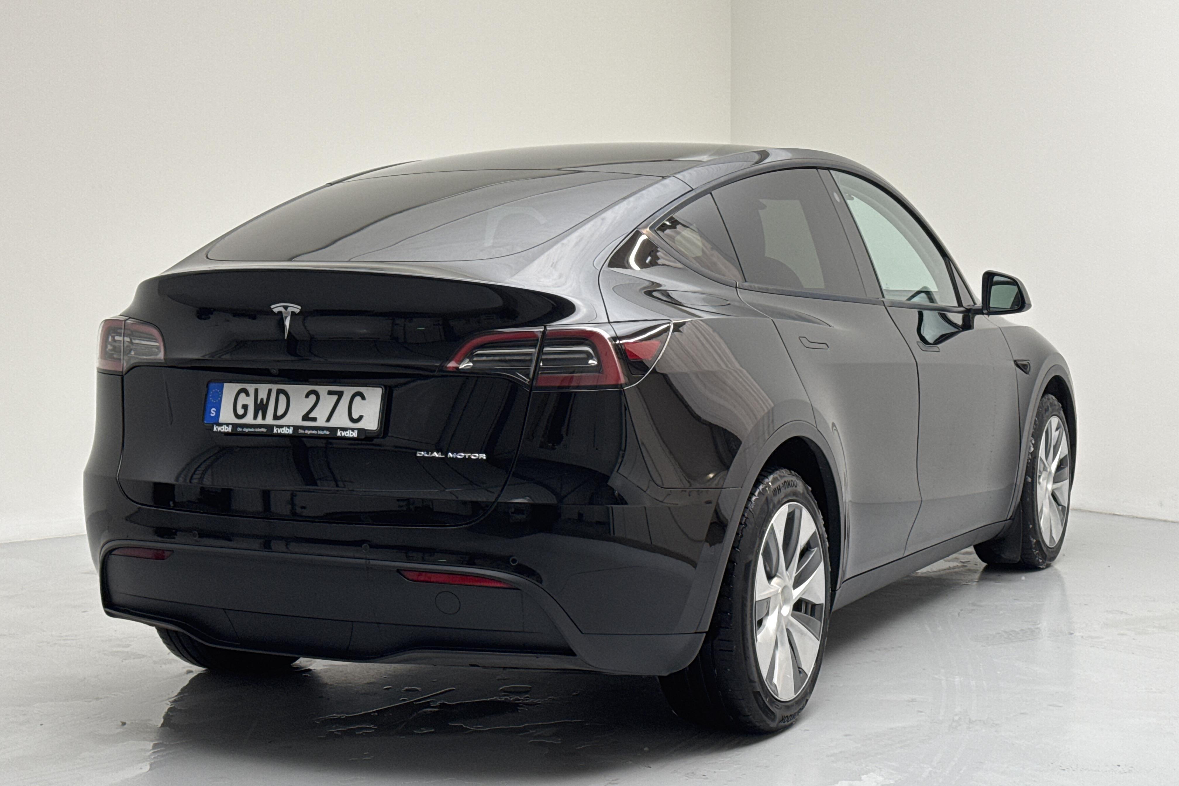 Tesla Model Y Long Range Dual Motor AWD - 6 963 mil - Automat - svart - 2021