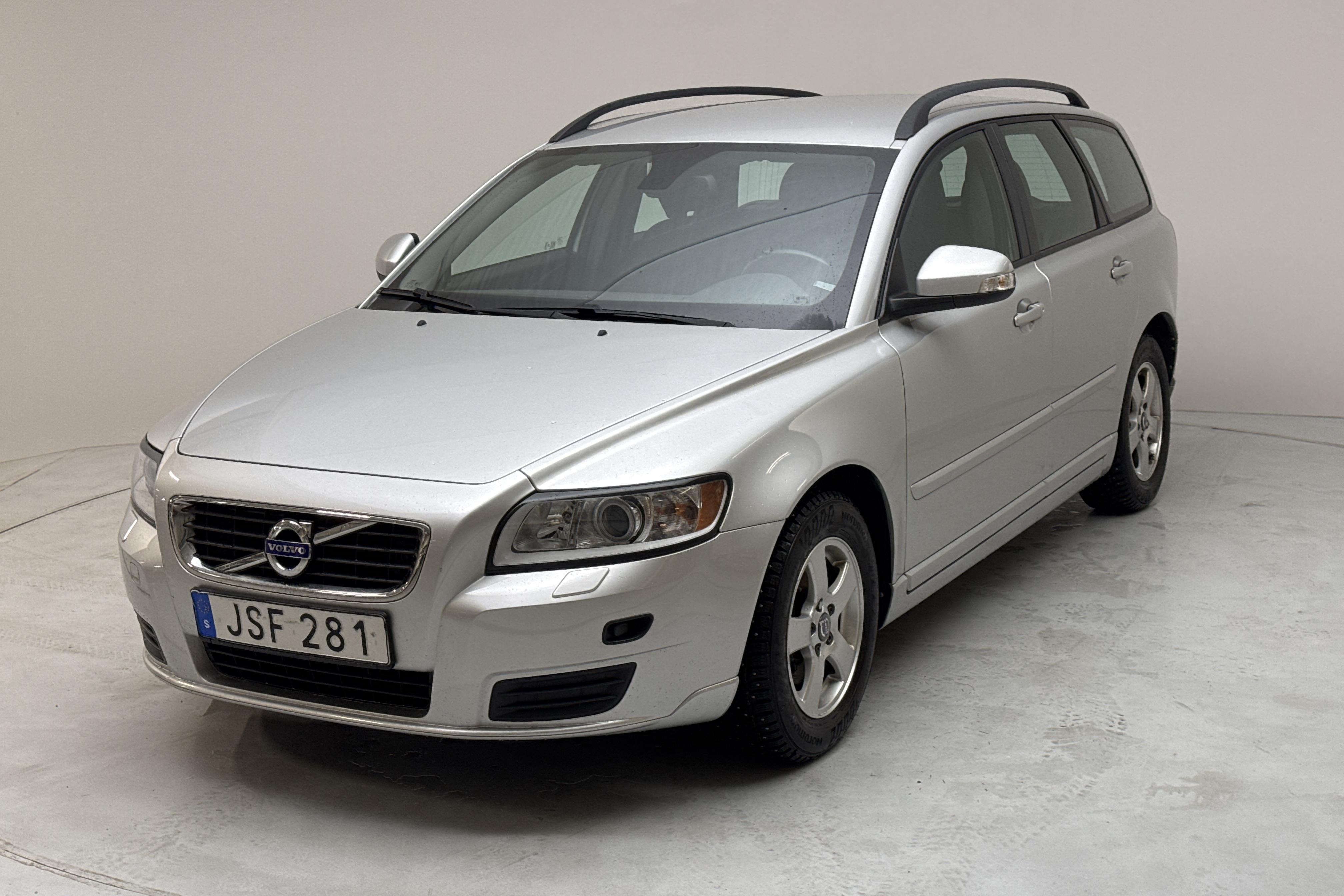 Volvo V50 2.0F (145hk) - 139 590 km - Manual - Light Grey - 2011