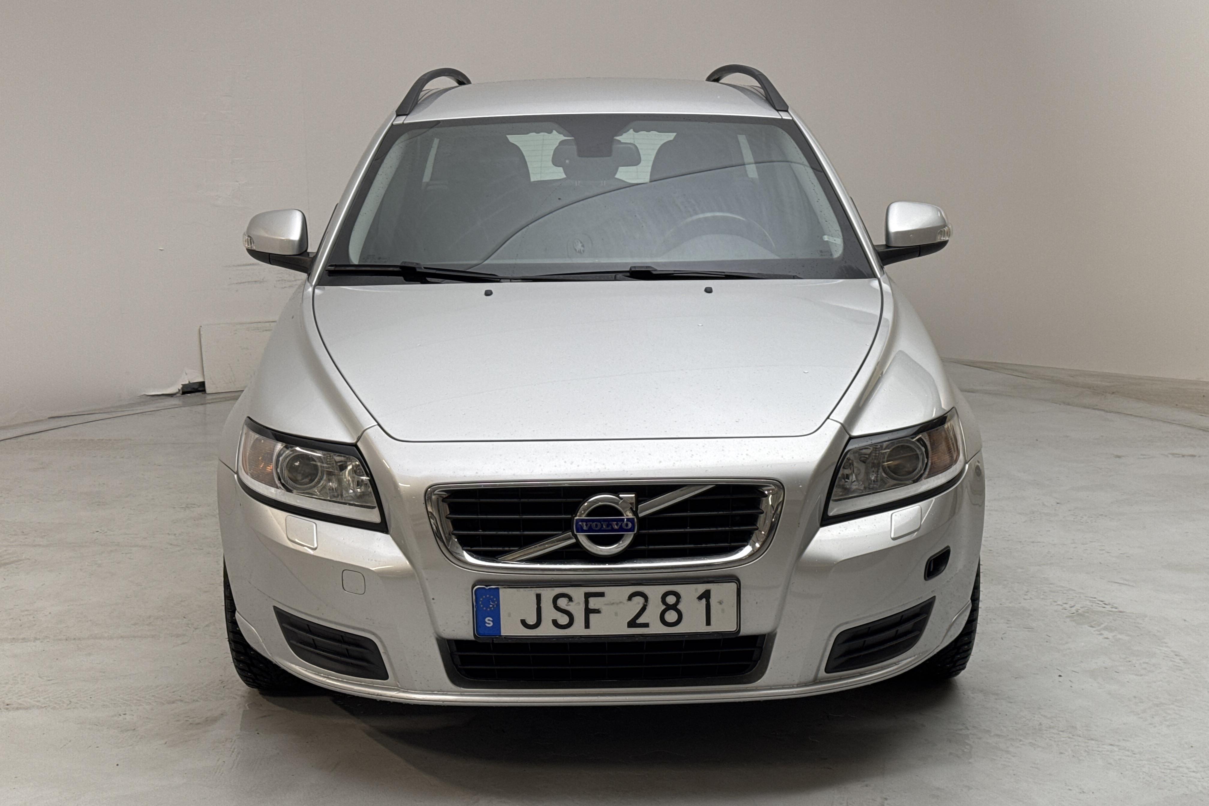 Volvo V50 2.0F (145hk) - 139 590 km - Manual - Light Grey - 2011