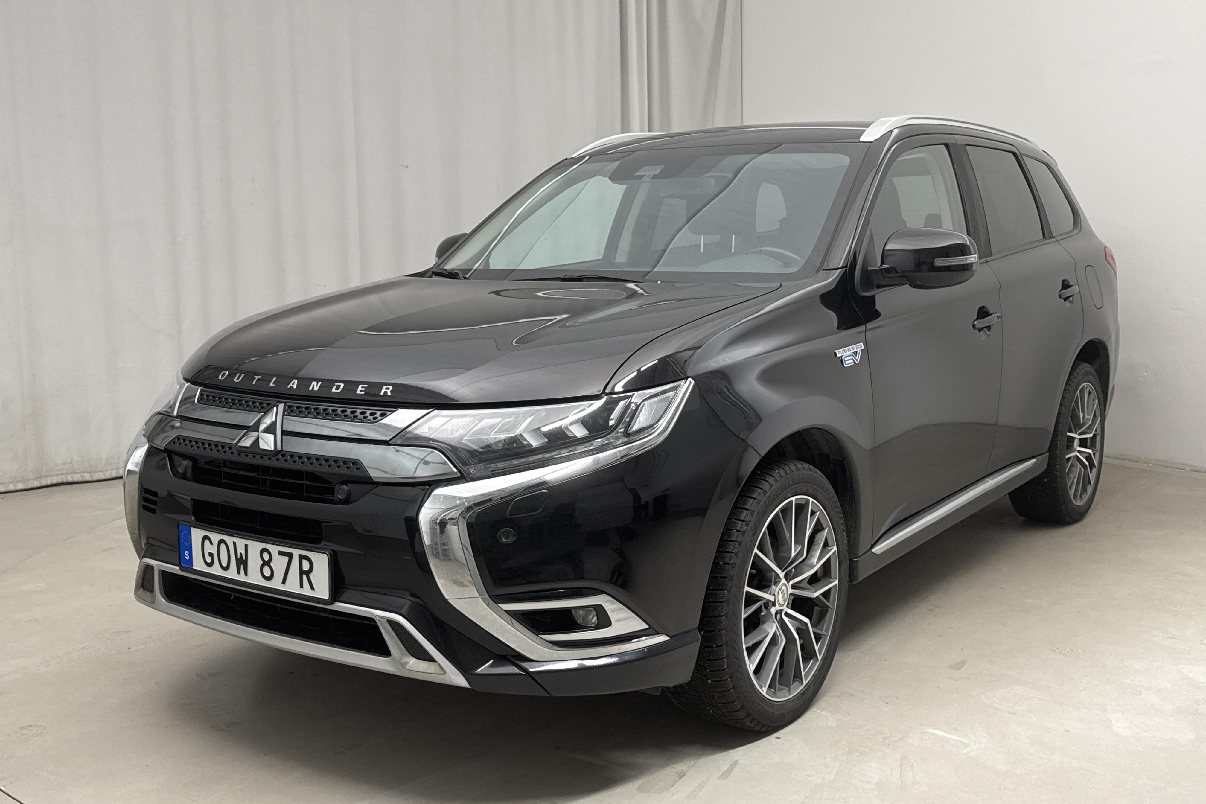 Mitsubishi Outlander 2.4 Plug-in Hybrid 4WD (136hk) - 9 788 mil - Automat - svart - 2020