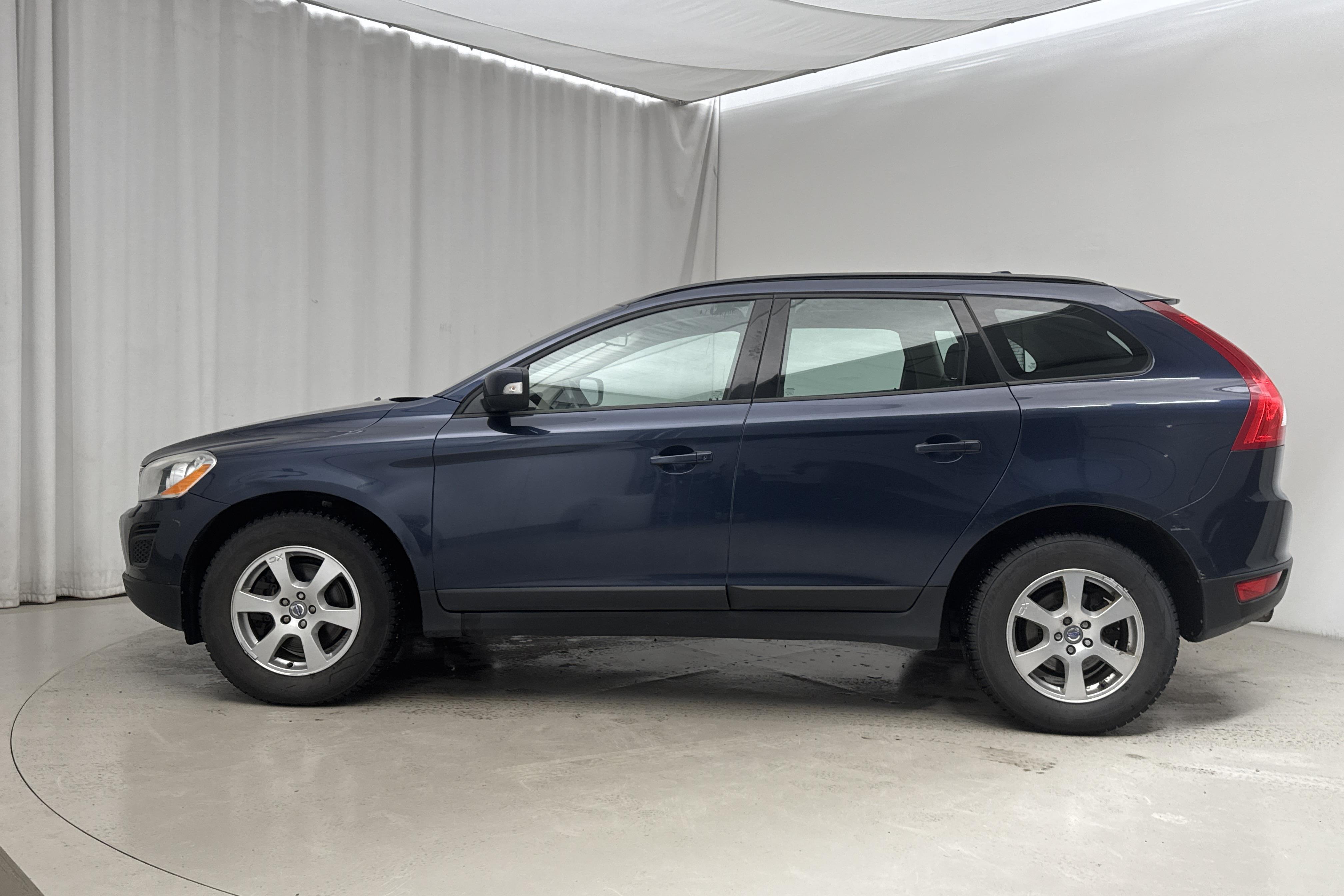 Volvo XC60 D3 AWD (163hk) - 24 186 mil - Manuell - blå - 2012