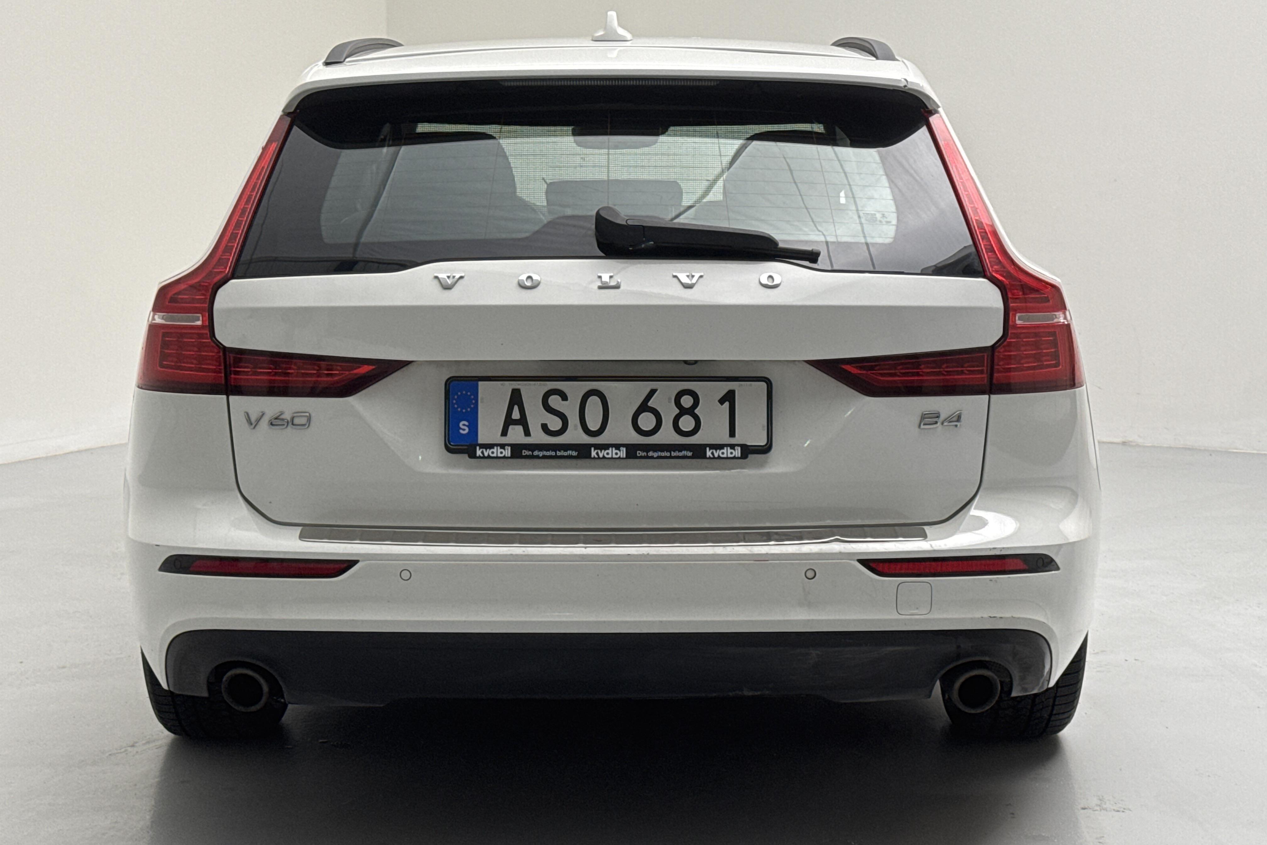 Volvo V60 B4 Mildhybrid, Diesel (197hk) - 284 950 km - Automaattinen - valkoinen - 2022