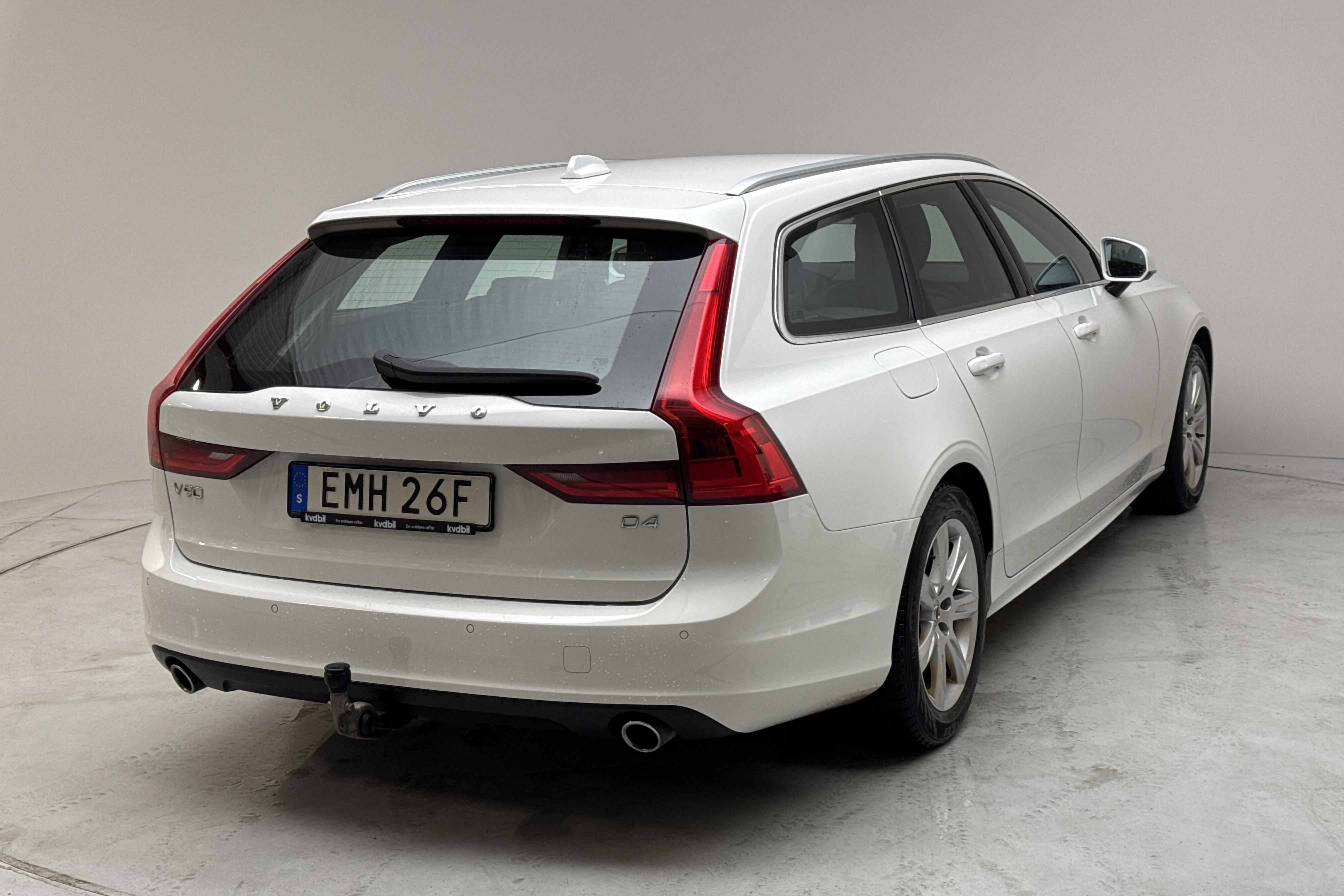 Volvo V90 D4 (190hk) - 167 640 km - Automatyczna - biały - 2020