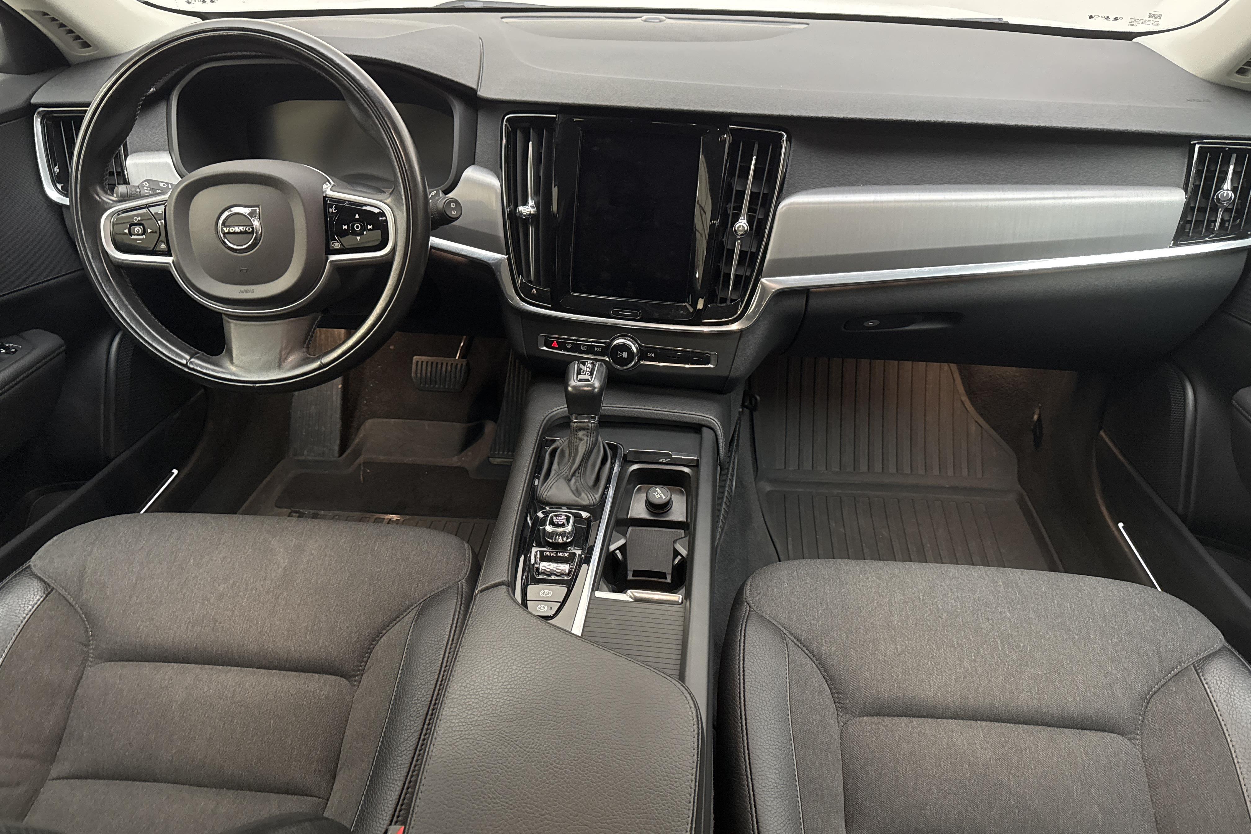 Volvo V90 D4 (190hk) - 167 640 km - Automatyczna - biały - 2020