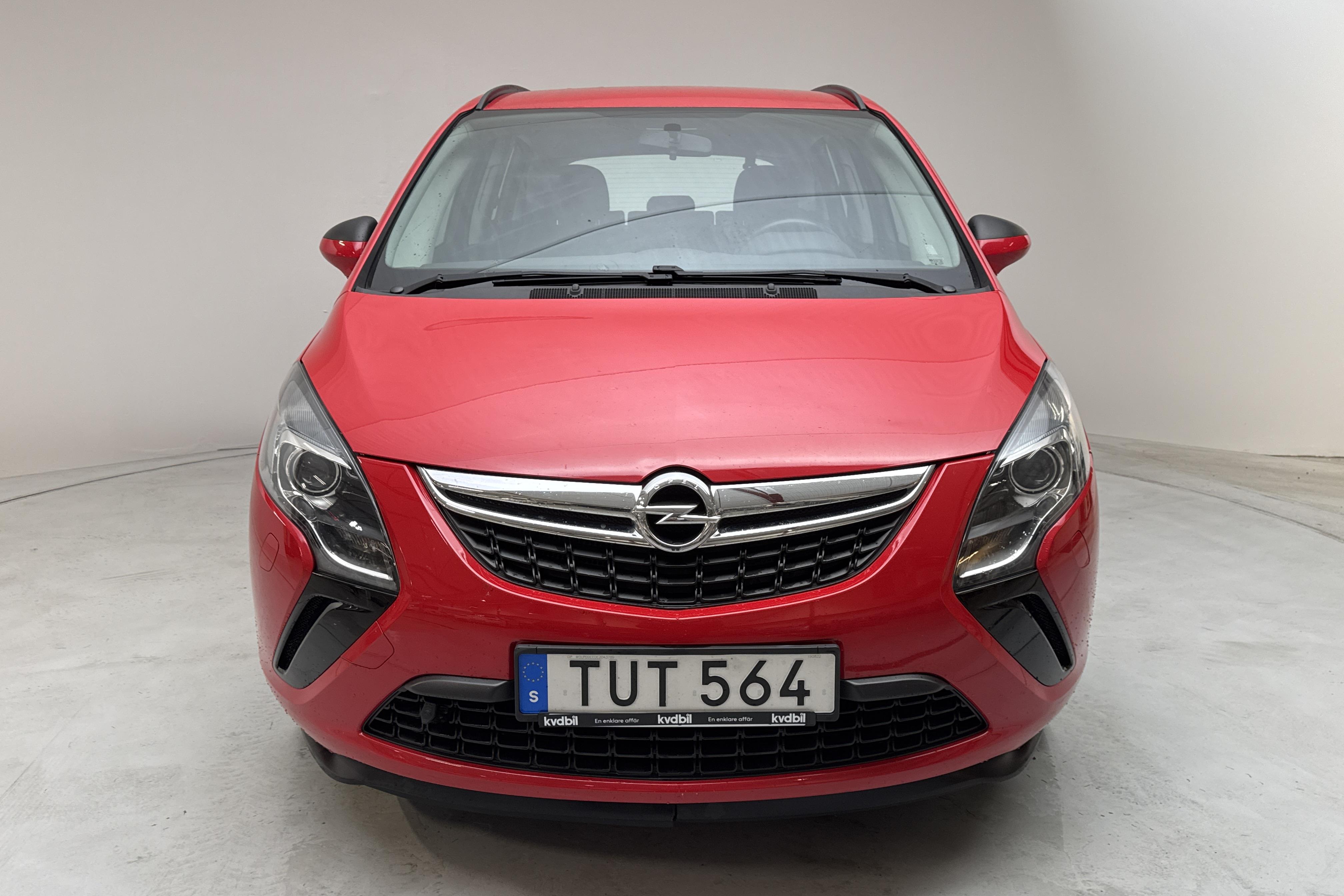 Opel Zafira Tourer 1.6 CNG ecoFLEX (150hk) - 9 218 mil - Manuell - röd - 2014